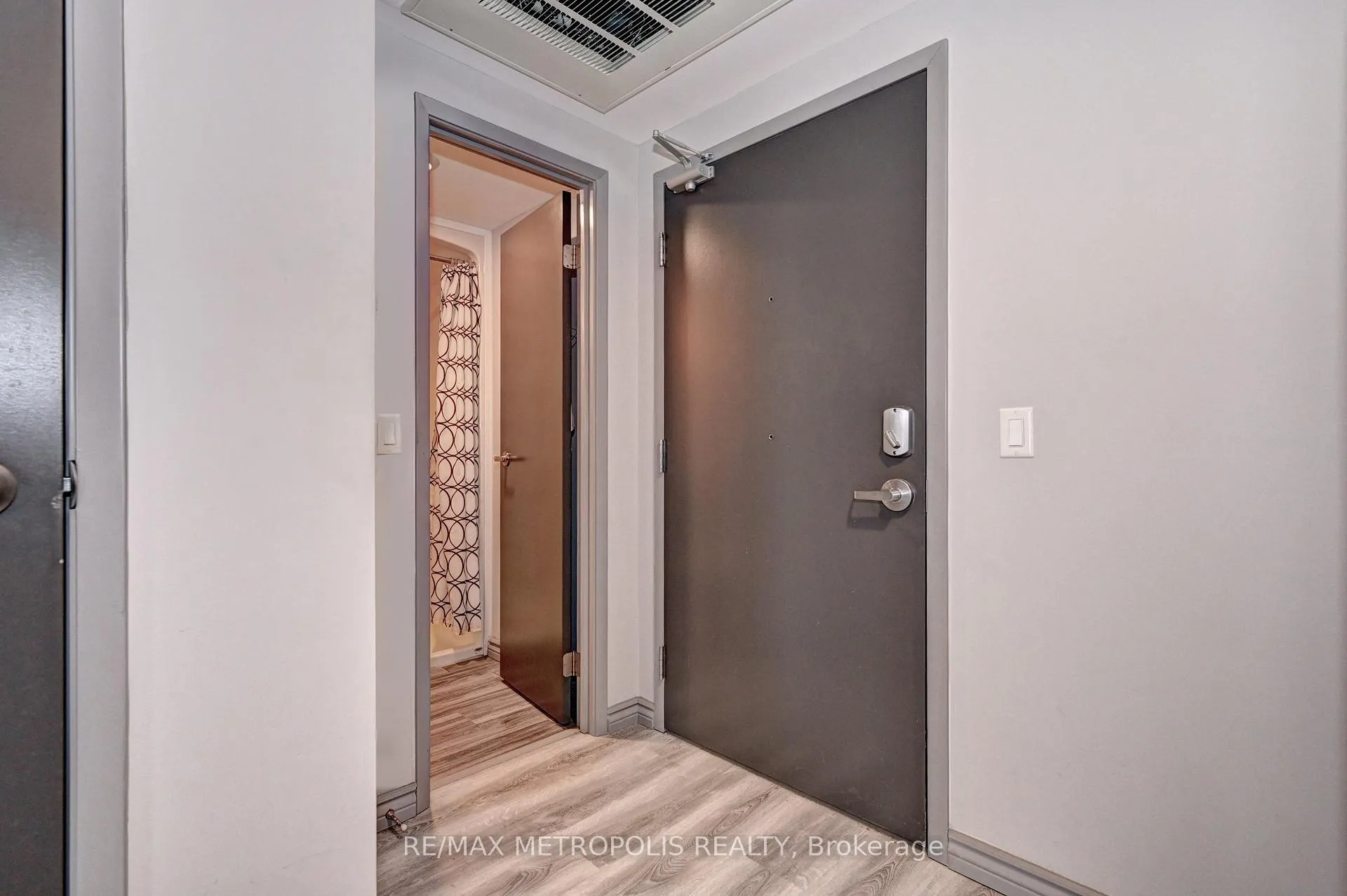 Photo 4 of Unit F305, 275 Larch St, Waterloo, Lakeshore Village — HOMEH