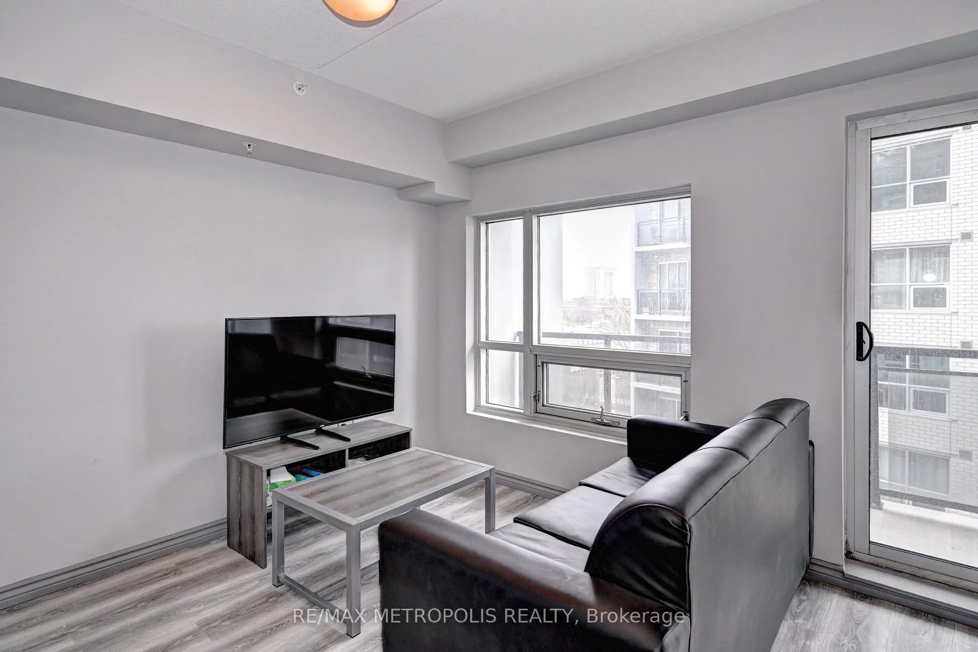 Photo 9 of Unit F305, 275 Larch St, Waterloo, Lakeshore Village — HOMEH