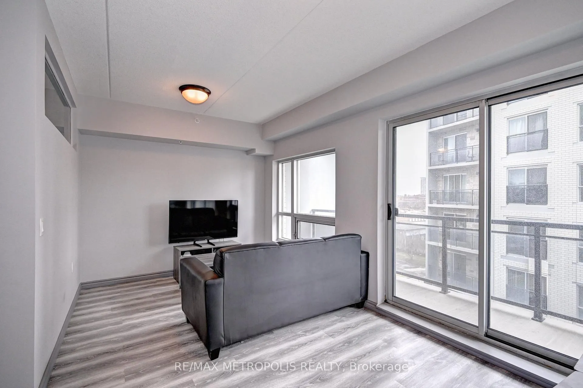 Photo 11 of Unit F305, 275 Larch St, Waterloo, Lakeshore Village — HOMEH