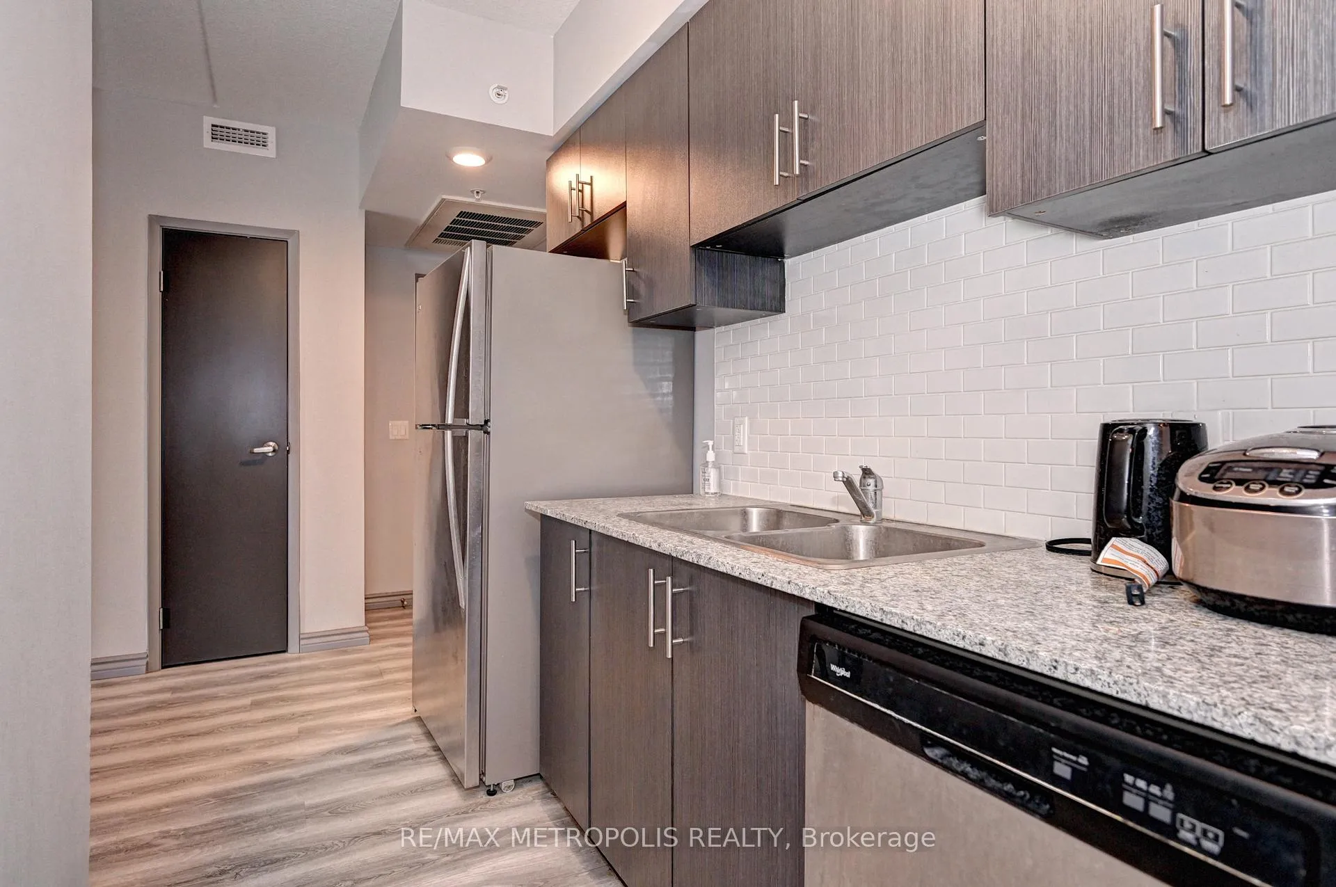 Photo 14 of Unit F305, 275 Larch St, Waterloo, Lakeshore Village — HOMEH