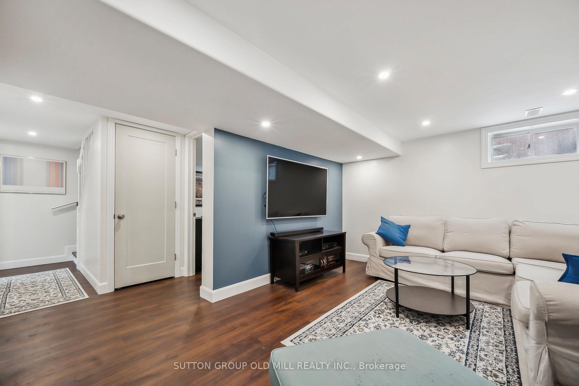 Photo 7 of 29 Vancouver Drive, Guelph, St. George's — HOMEH