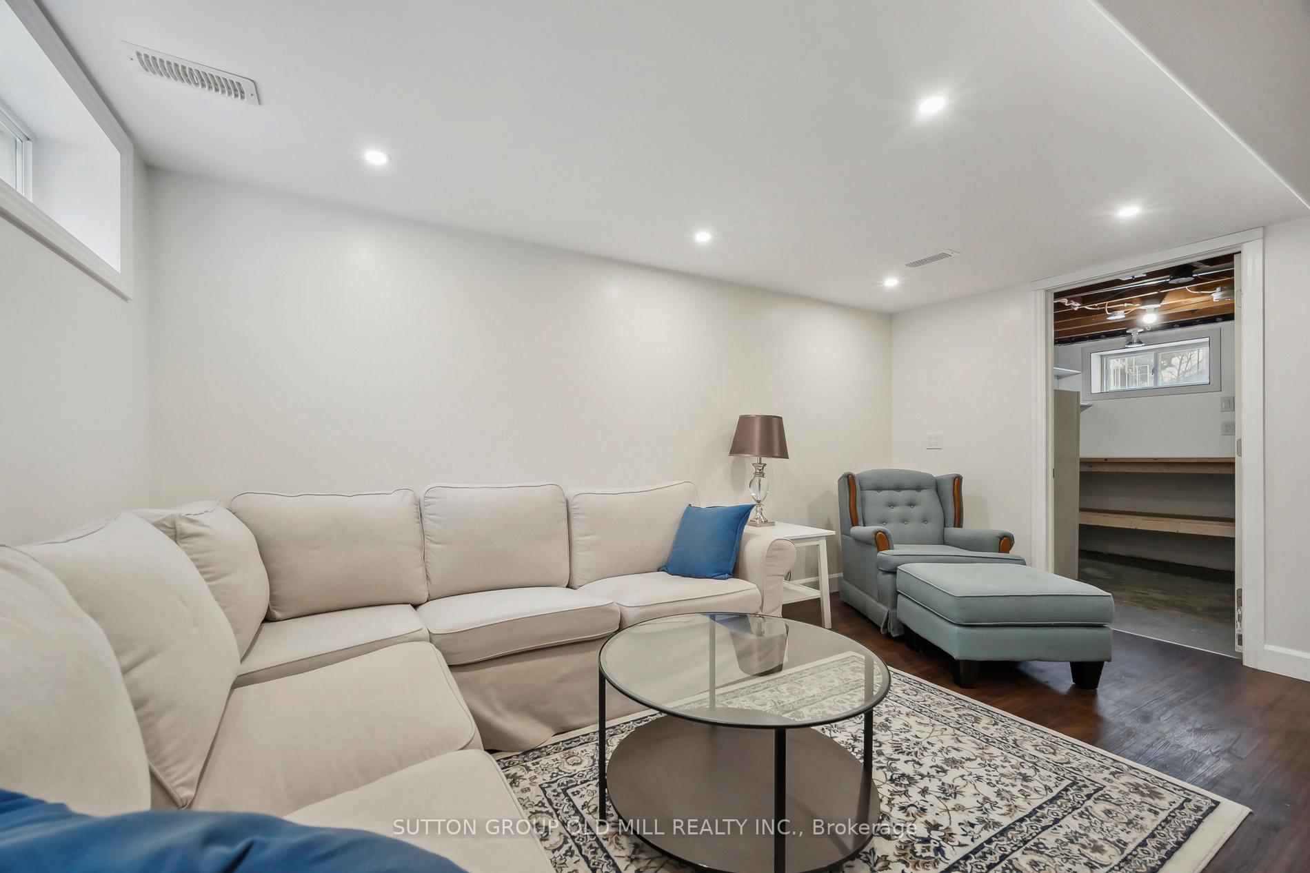 Photo 8 of 29 Vancouver Drive, Guelph, St. George's — HOMEH