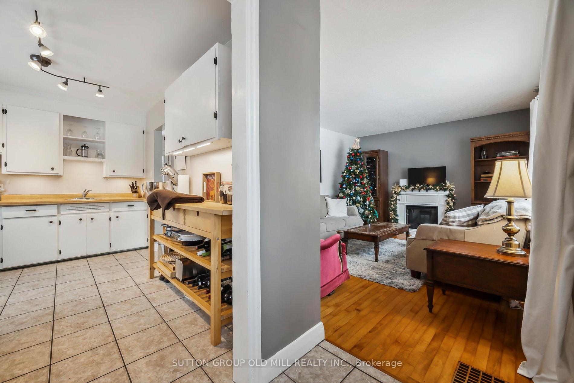 Photo 9 of 29 Vancouver Drive, Guelph, St. George's — HOMEH