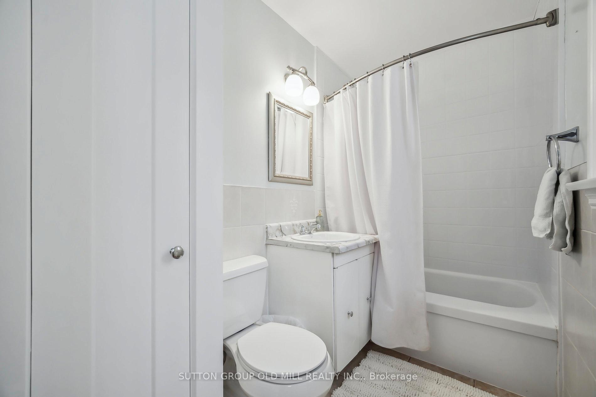 Photo 13 of 29 Vancouver Drive, Guelph, St. George's — HOMEH