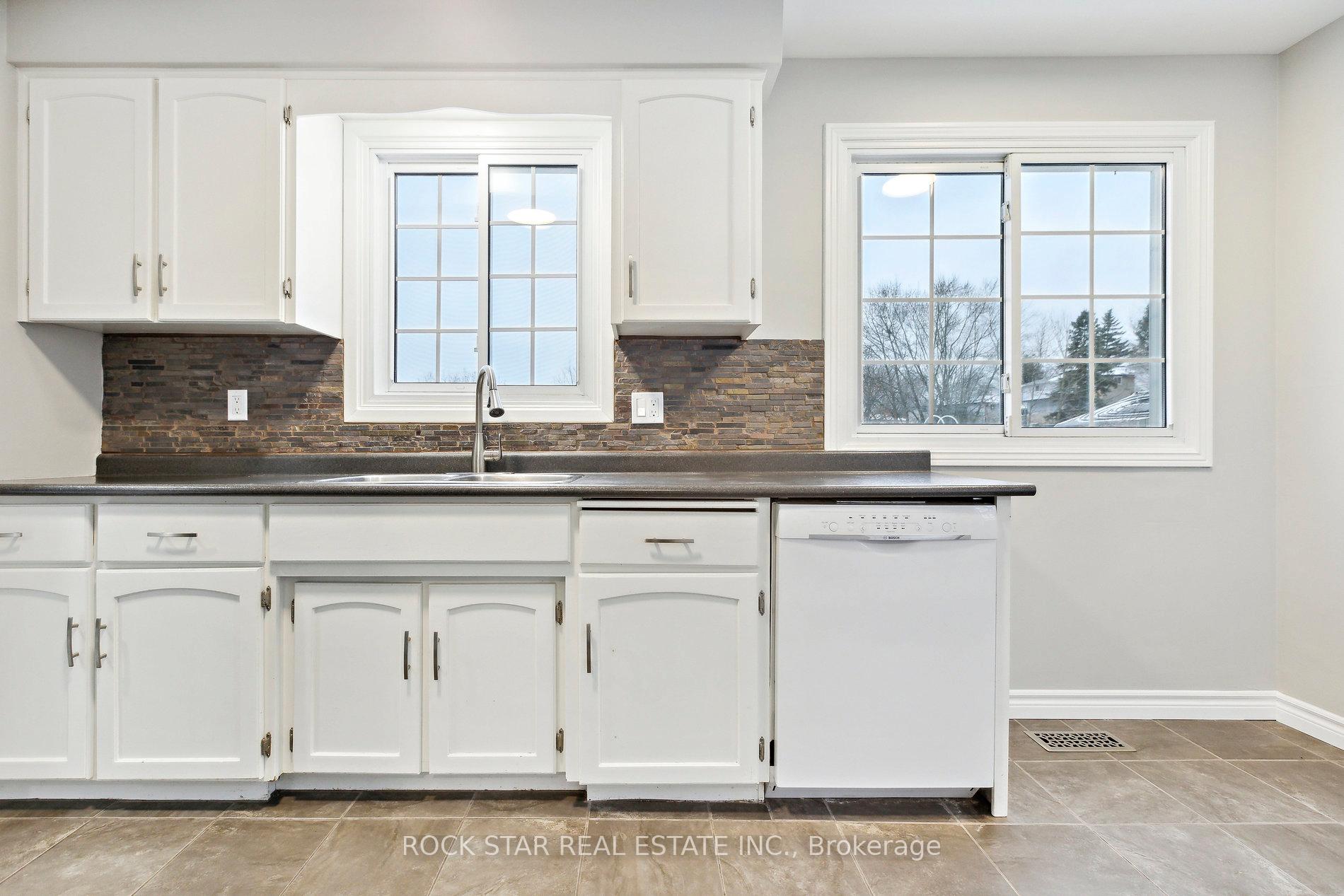 Photo 8 of 33 Upton Crescent, Guelph, Grange Road — HOMEH