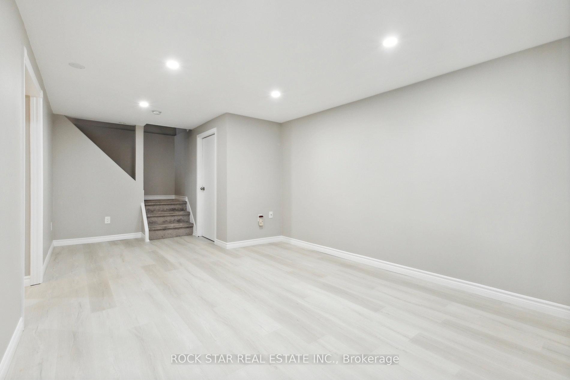 Photo 16 of 33 Upton Crescent, Guelph, Grange Road — HOMEH
