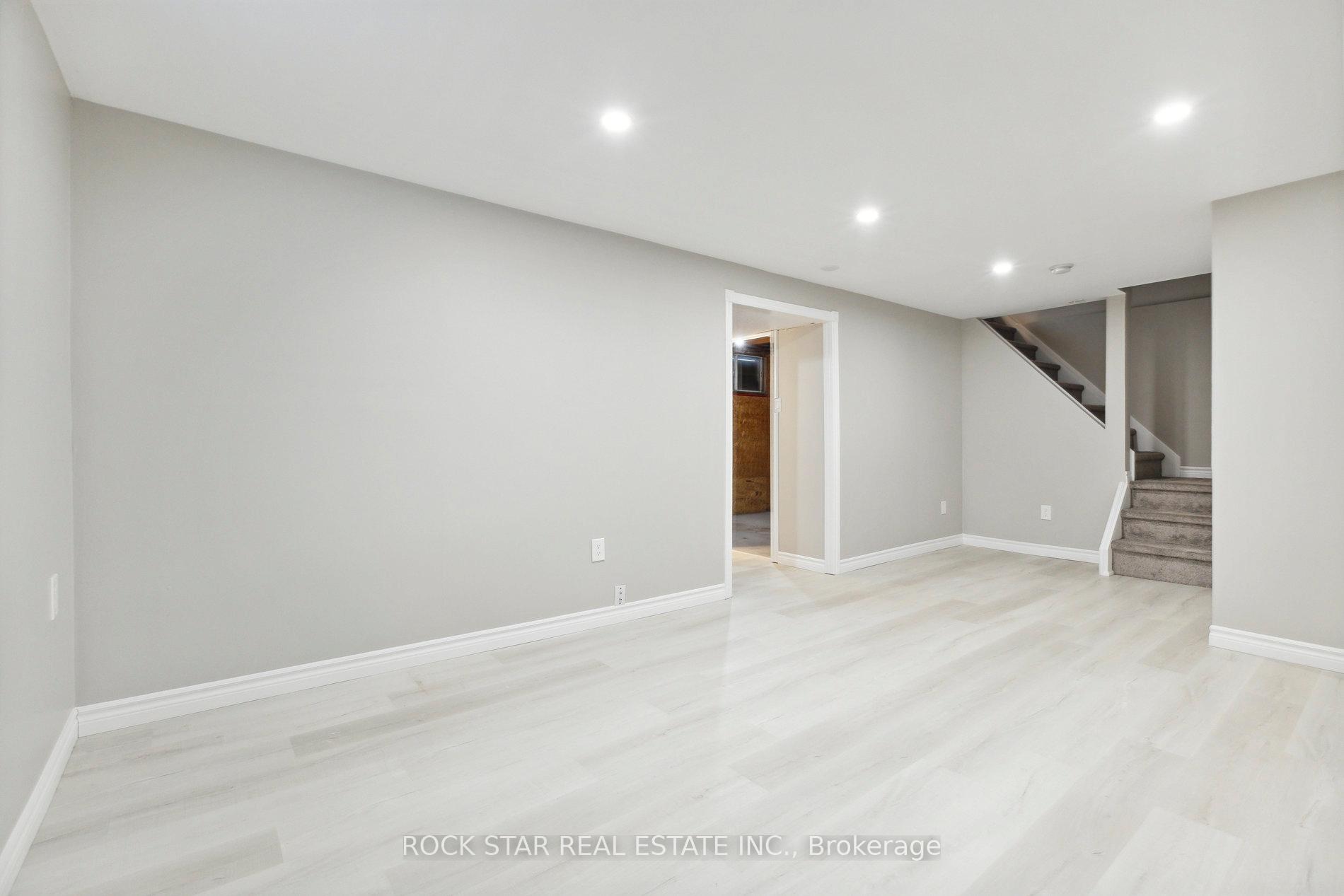 Photo 17 of 33 Upton Crescent, Guelph, Grange Road — HOMEH