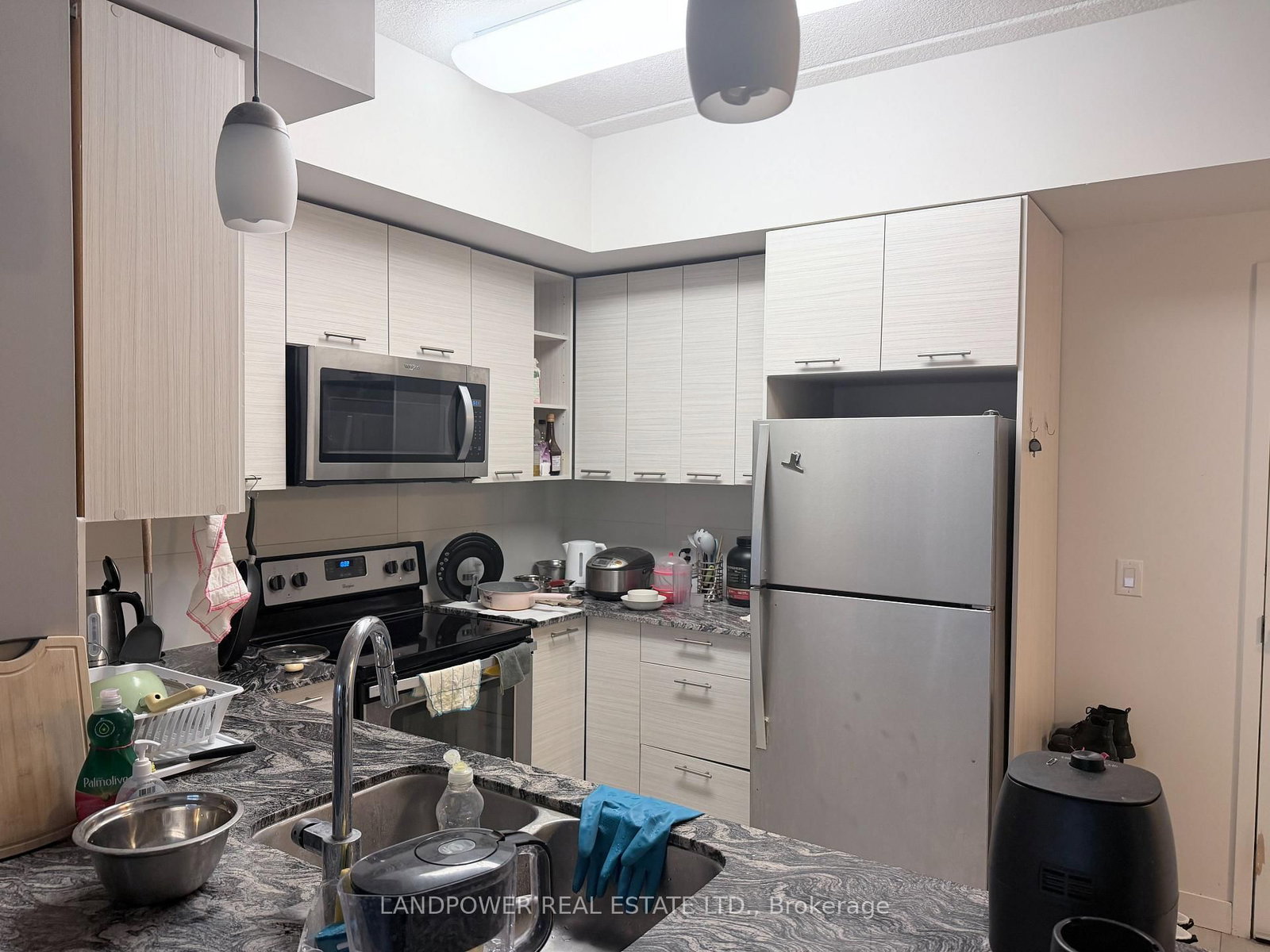 Photo 3 of Unit 502, 251 Hemlock St, Waterloo, Beechwood/University — HOMEH