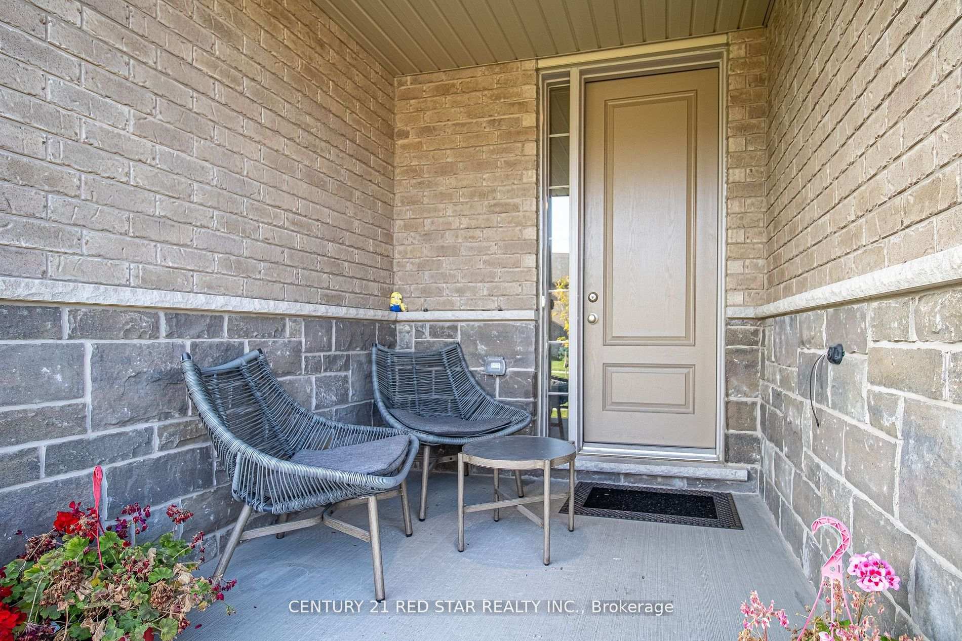 Photo 4 of 214 Poppy Drive E, Guelph, Pineridge/Westminster Woods — HOMEH