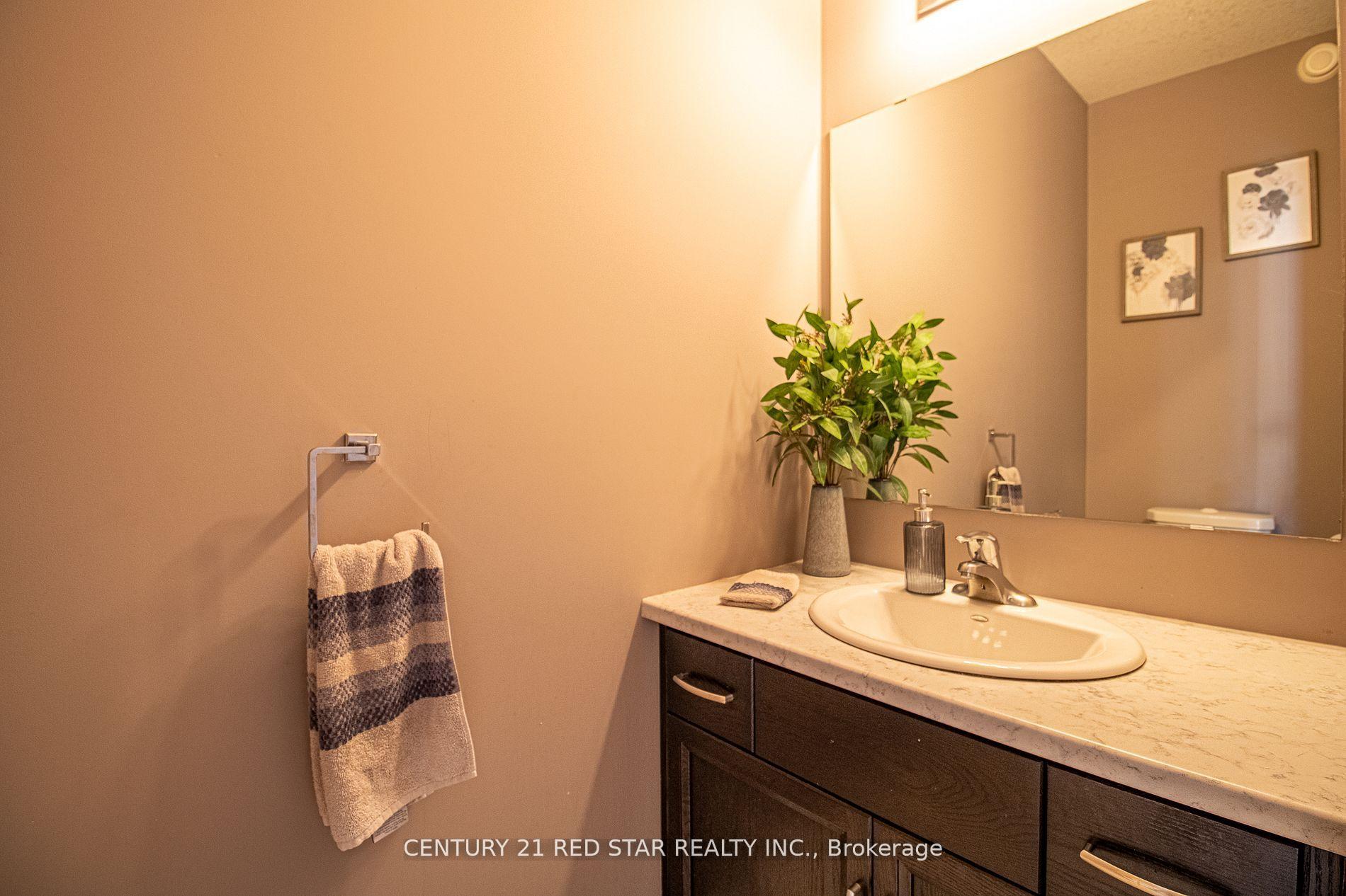 Photo 5 of 214 Poppy Drive E, Guelph, Pineridge/Westminster Woods — HOMEH