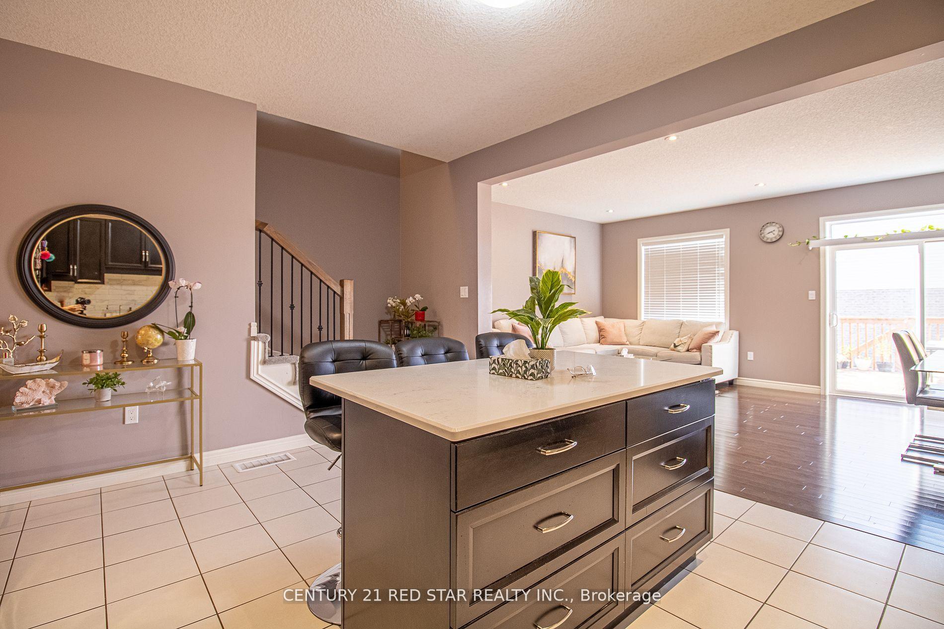 Photo 10 of 214 Poppy Drive E, Guelph, Pineridge/Westminster Woods — HOMEH
