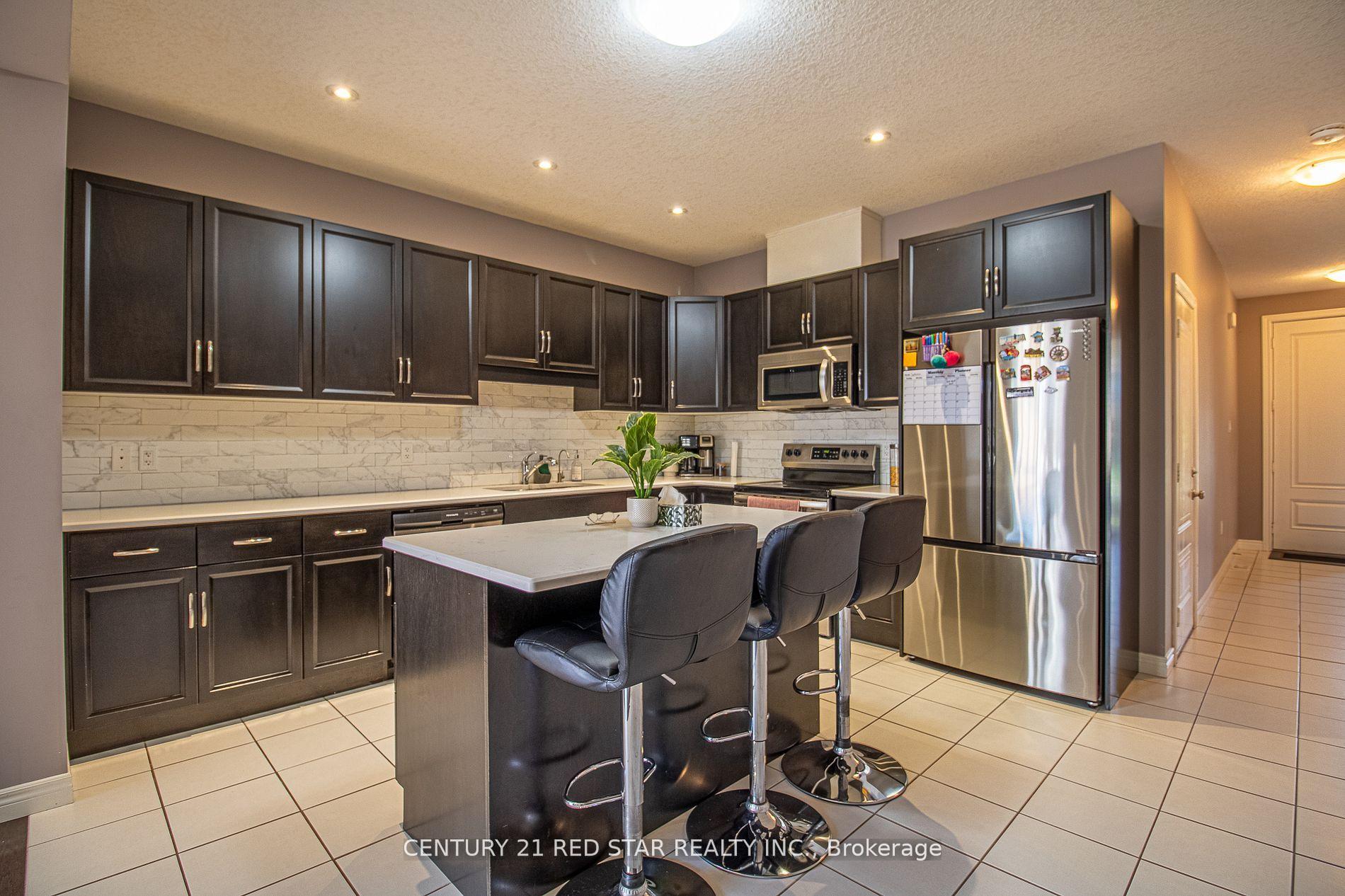Photo 11 of 214 Poppy Drive E, Guelph, Pineridge/Westminster Woods — HOMEH