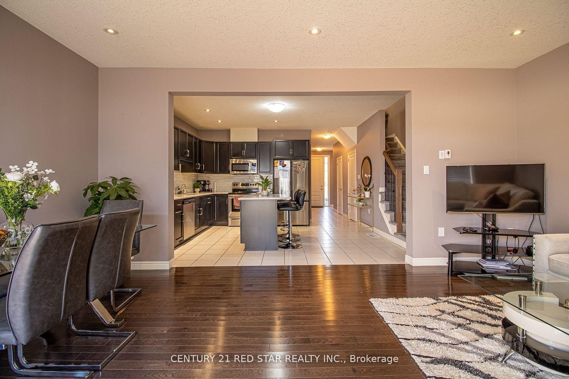 Photo 13 of 214 Poppy Drive E, Guelph, Pineridge/Westminster Woods — HOMEH