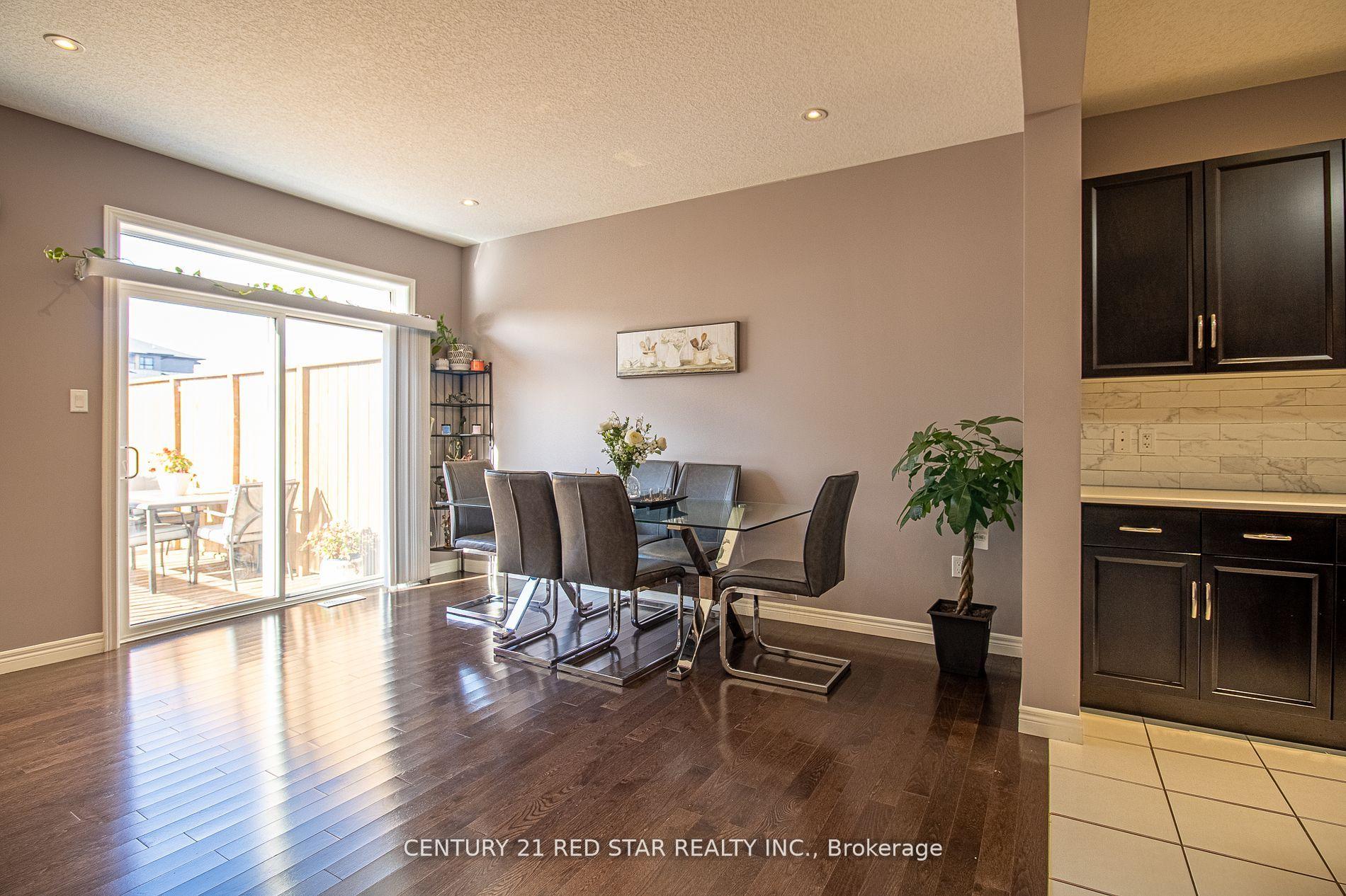 Photo 14 of 214 Poppy Drive E, Guelph, Pineridge/Westminster Woods — HOMEH