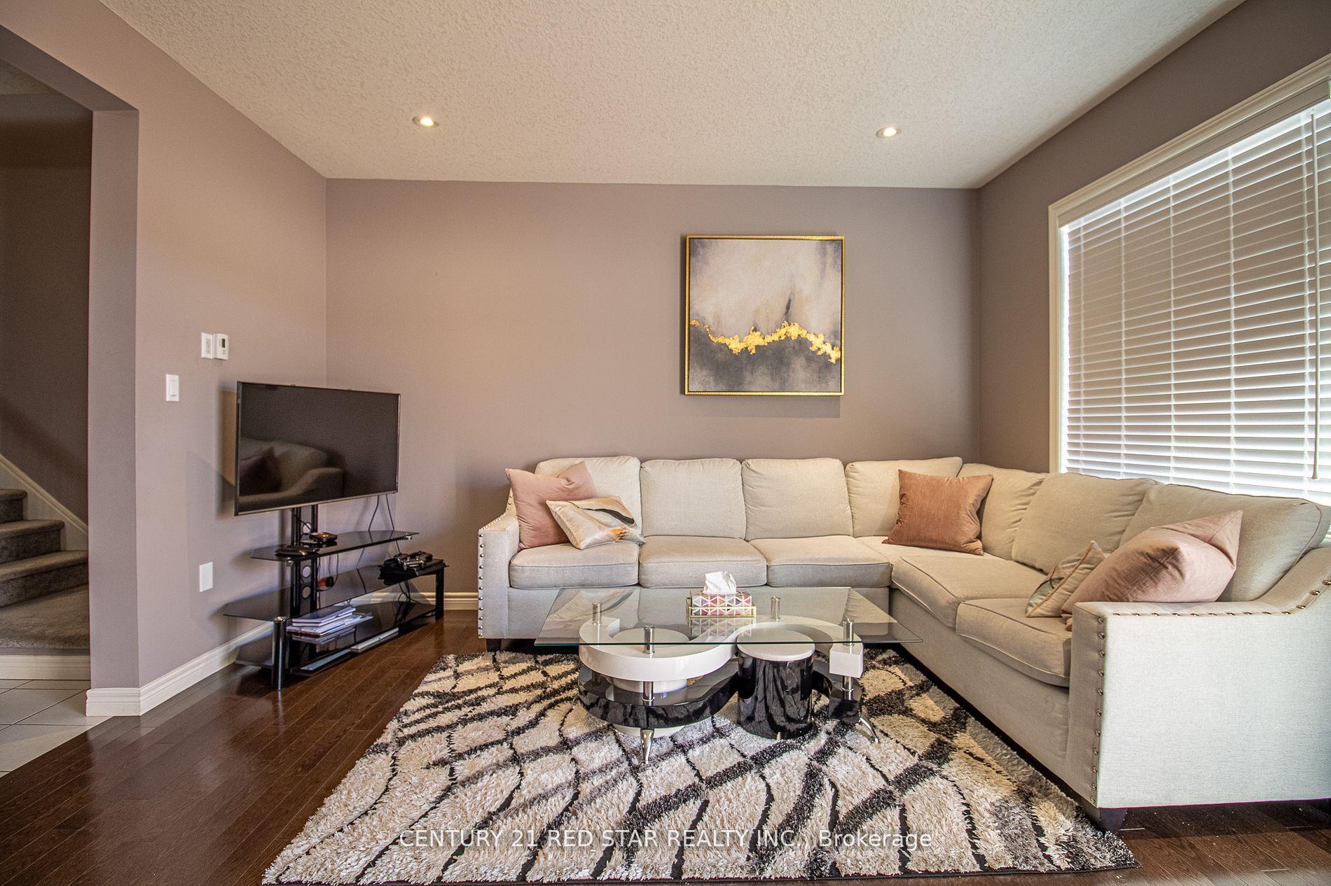 Photo 18 of 214 Poppy Drive E, Guelph, Pineridge/Westminster Woods — HOMEH