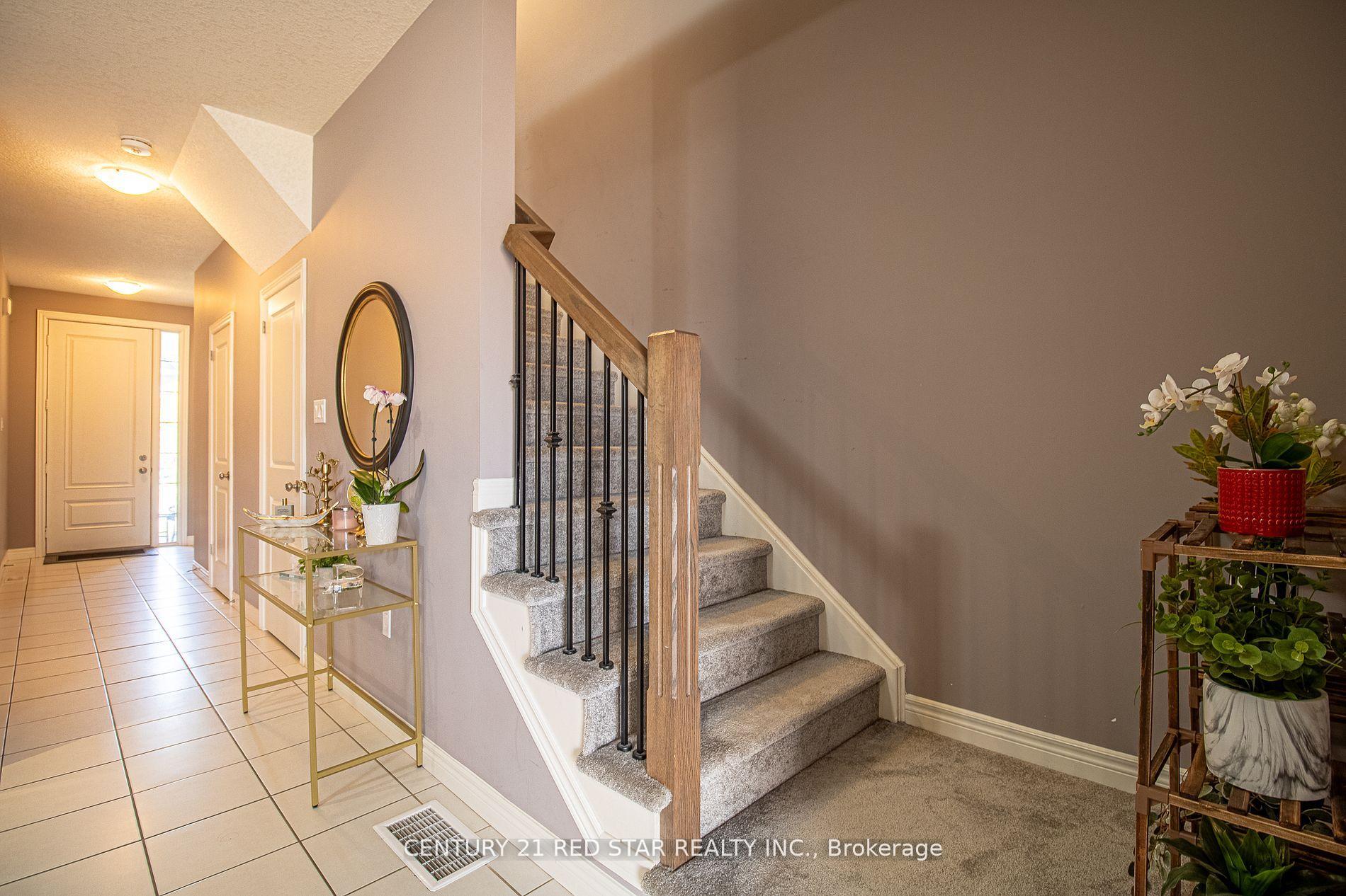 Photo 20 of 214 Poppy Drive E, Guelph, Pineridge/Westminster Woods — HOMEH