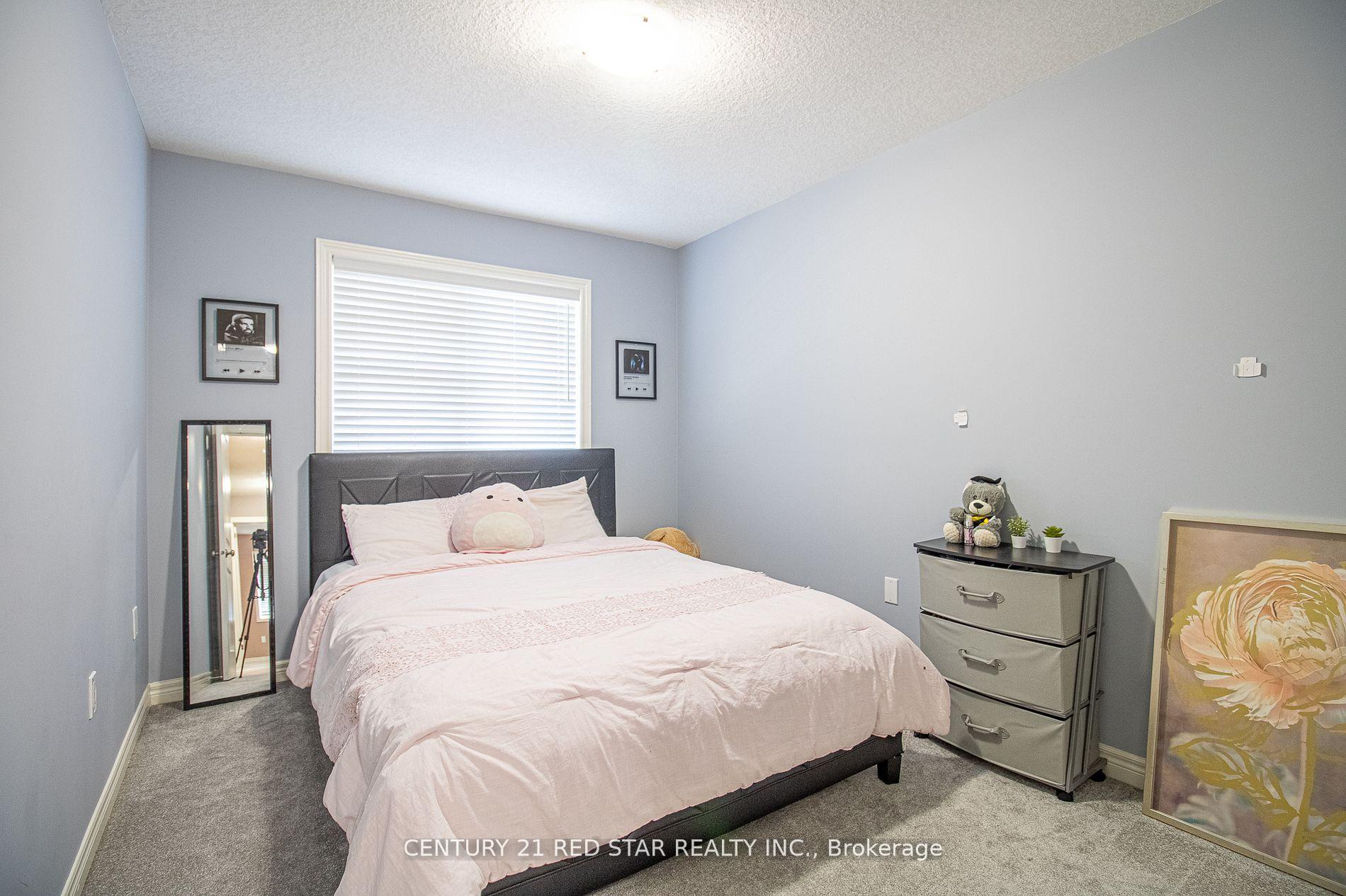 Photo 21 of 214 Poppy Drive E, Guelph, Pineridge/Westminster Woods — HOMEH