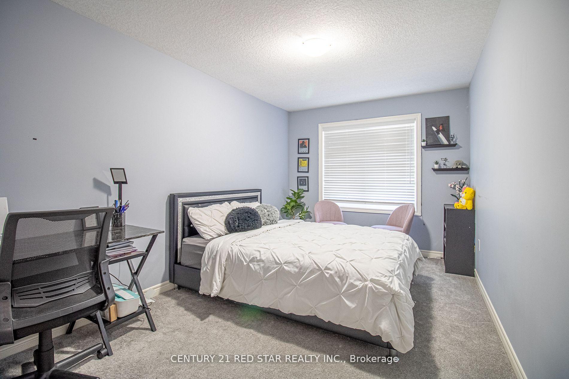 Photo 24 of 214 Poppy Drive E, Guelph, Pineridge/Westminster Woods — HOMEH