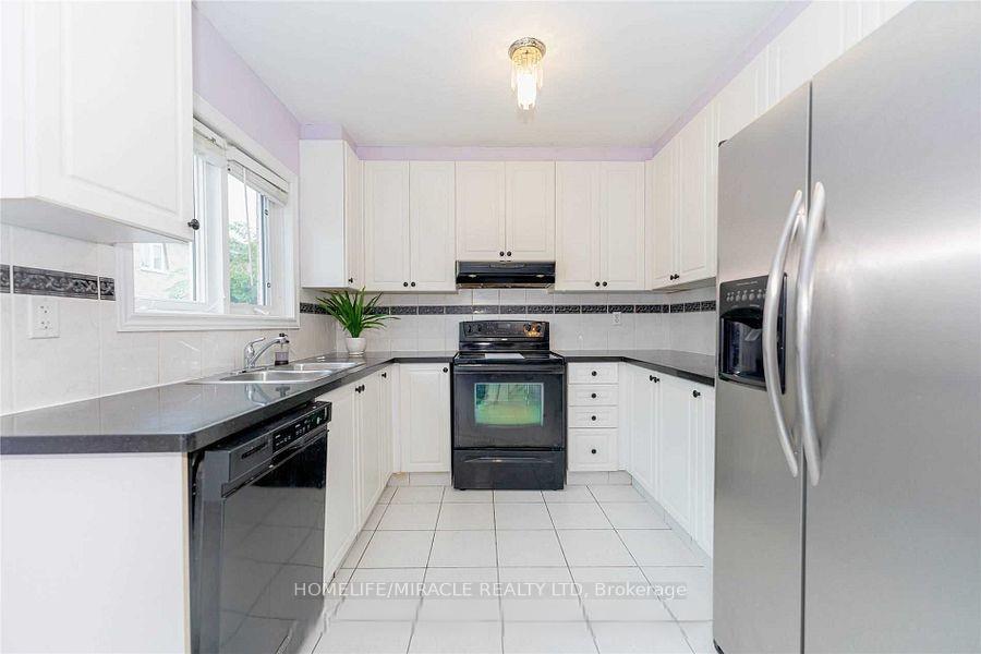 Photo 10 of 26 Savita Road, Brampton, Fletcher's Meadow — HOMEH