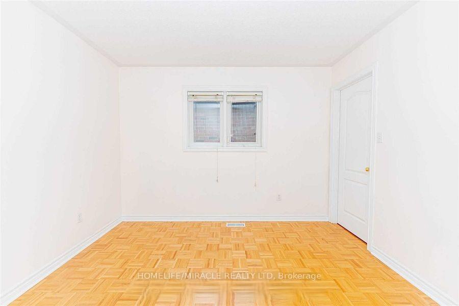 Photo 17 of 26 Savita Road, Brampton, Fletcher's Meadow — HOMEH