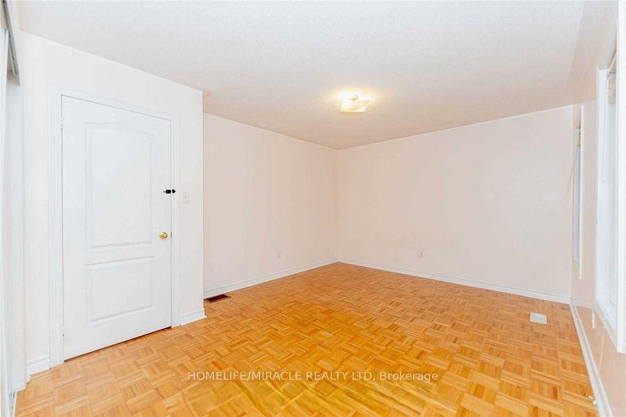 Photo 18 of 26 Savita Road, Brampton, Fletcher's Meadow — HOMEH