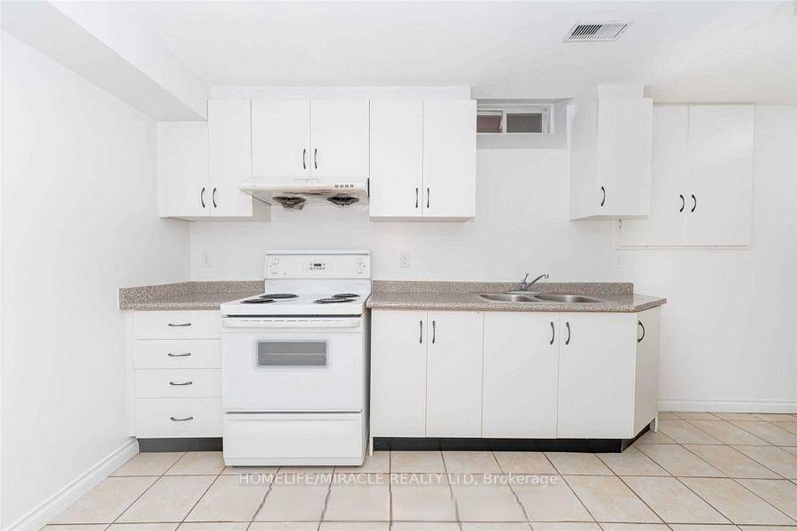 Photo 21 of 26 Savita Road, Brampton, Fletcher's Meadow — HOMEH