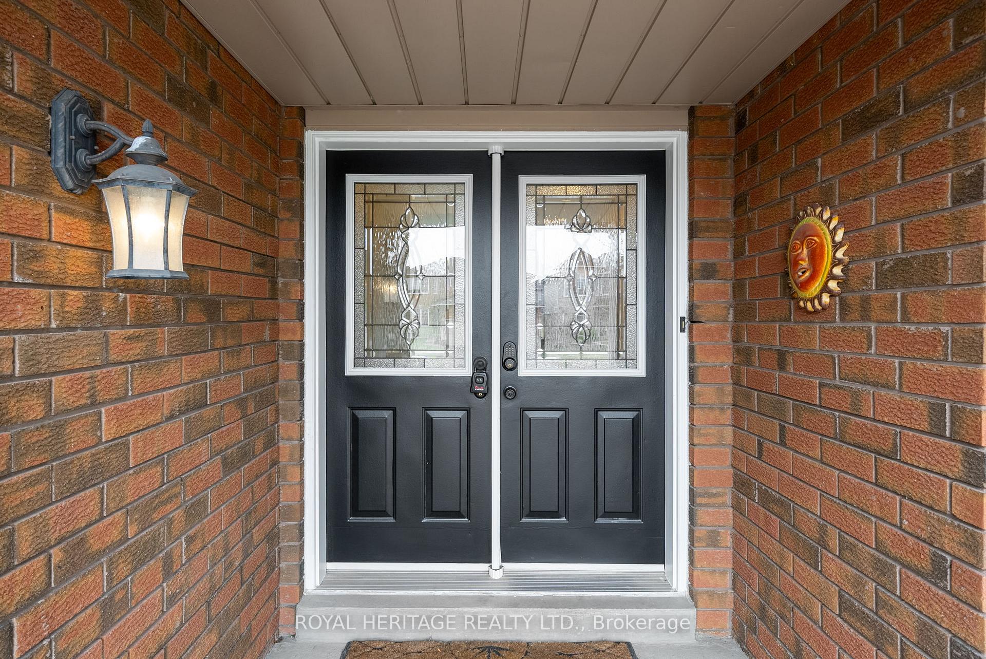 Photo 4 of 75 Boswell Drive, Clarington, Bowmanville — HOMEH