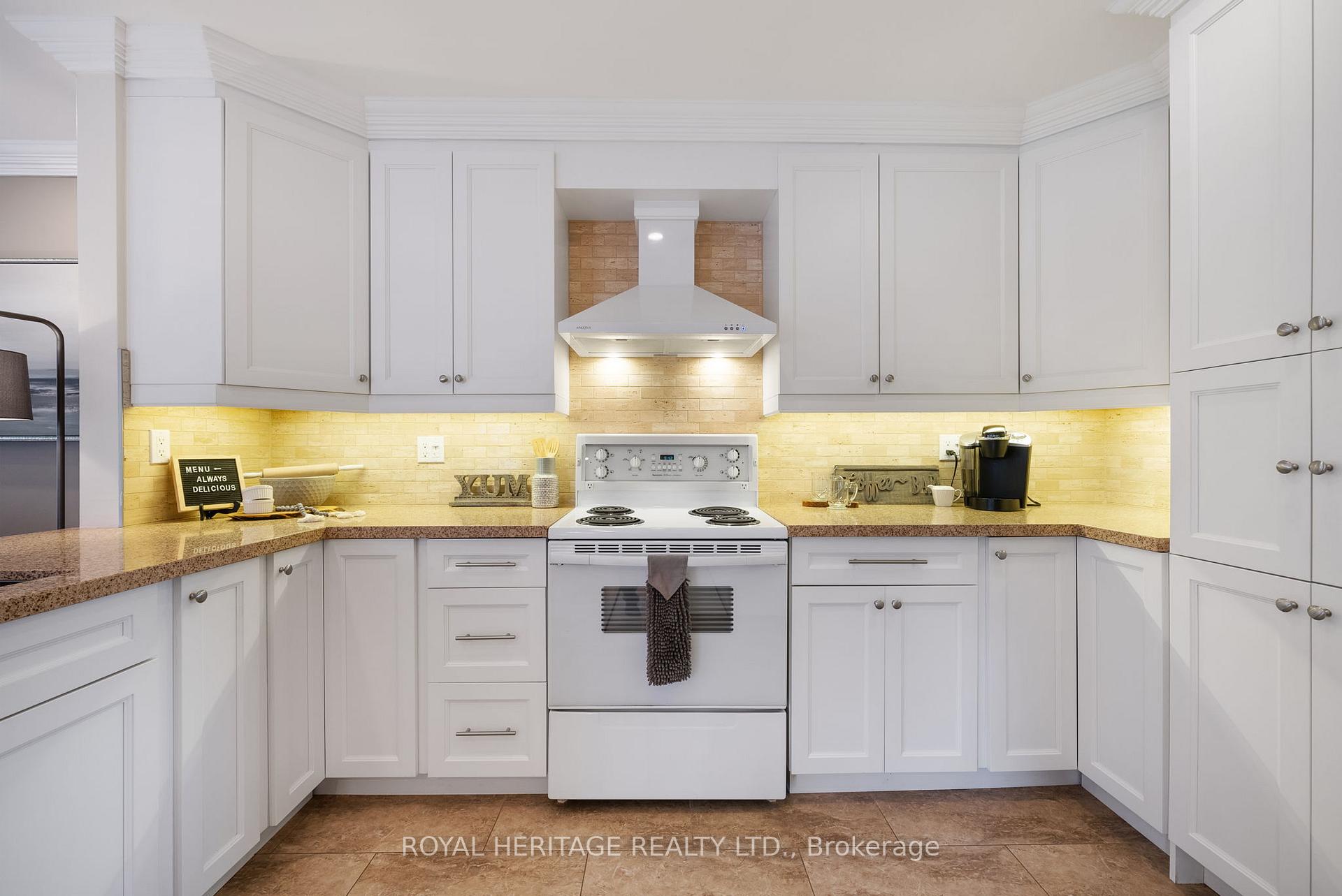 Photo 13 of 75 Boswell Drive, Clarington, Bowmanville — HOMEH