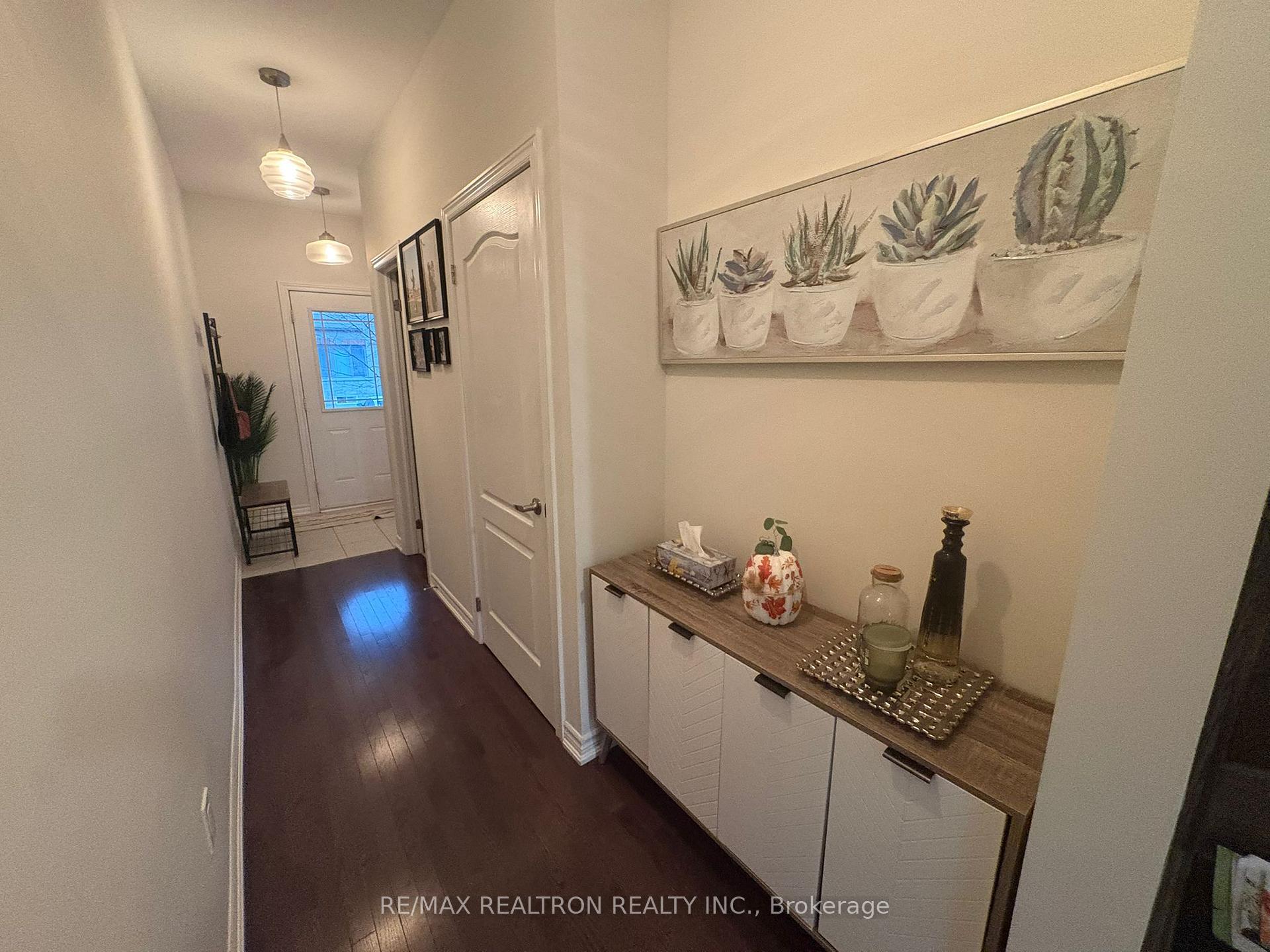 Photo 3 of 24 Deneb Street, Barrie, Ardagh — HOMEH