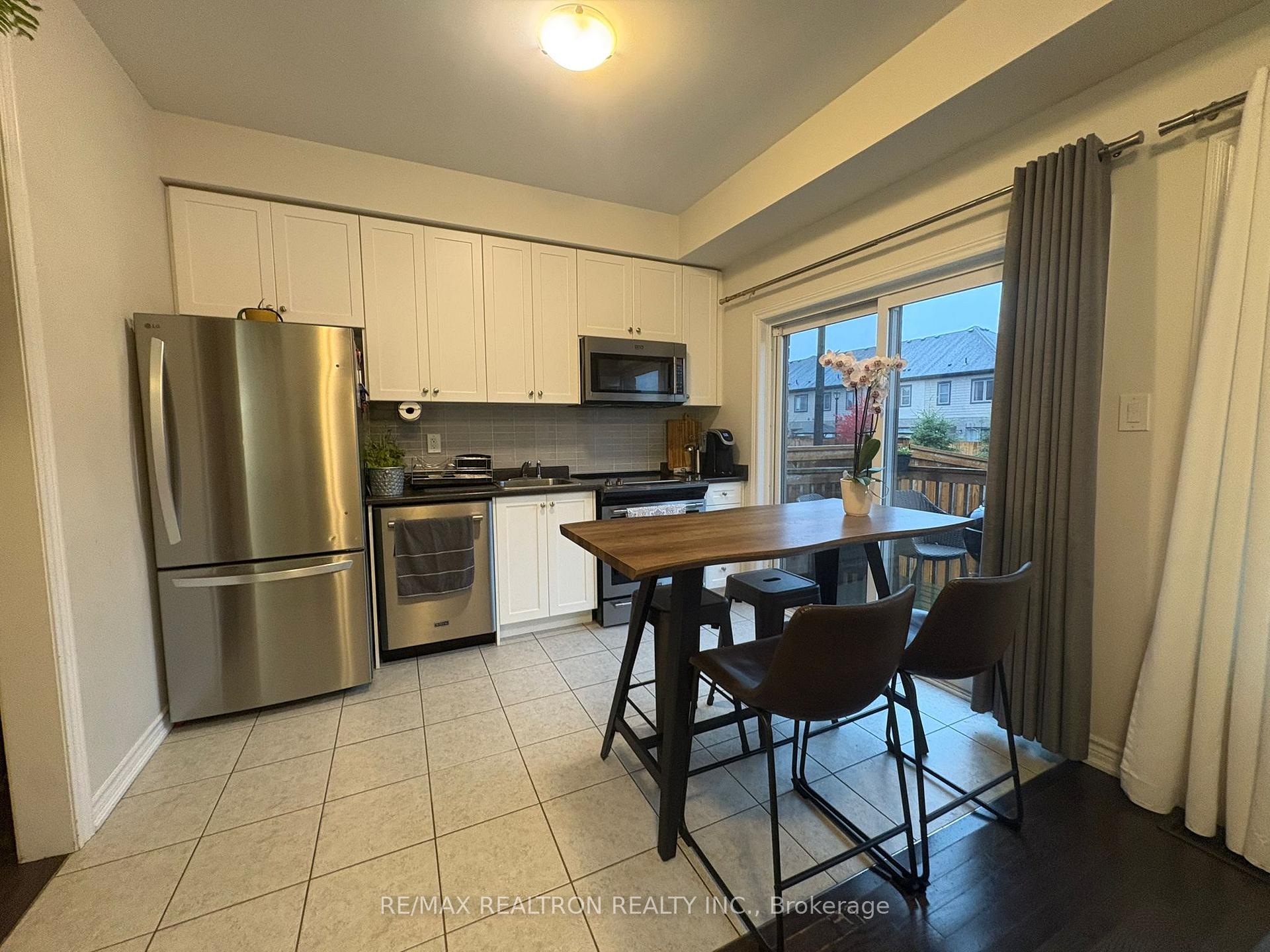 Photo 2 of 24 Deneb Street, Barrie, Ardagh — HOMEH