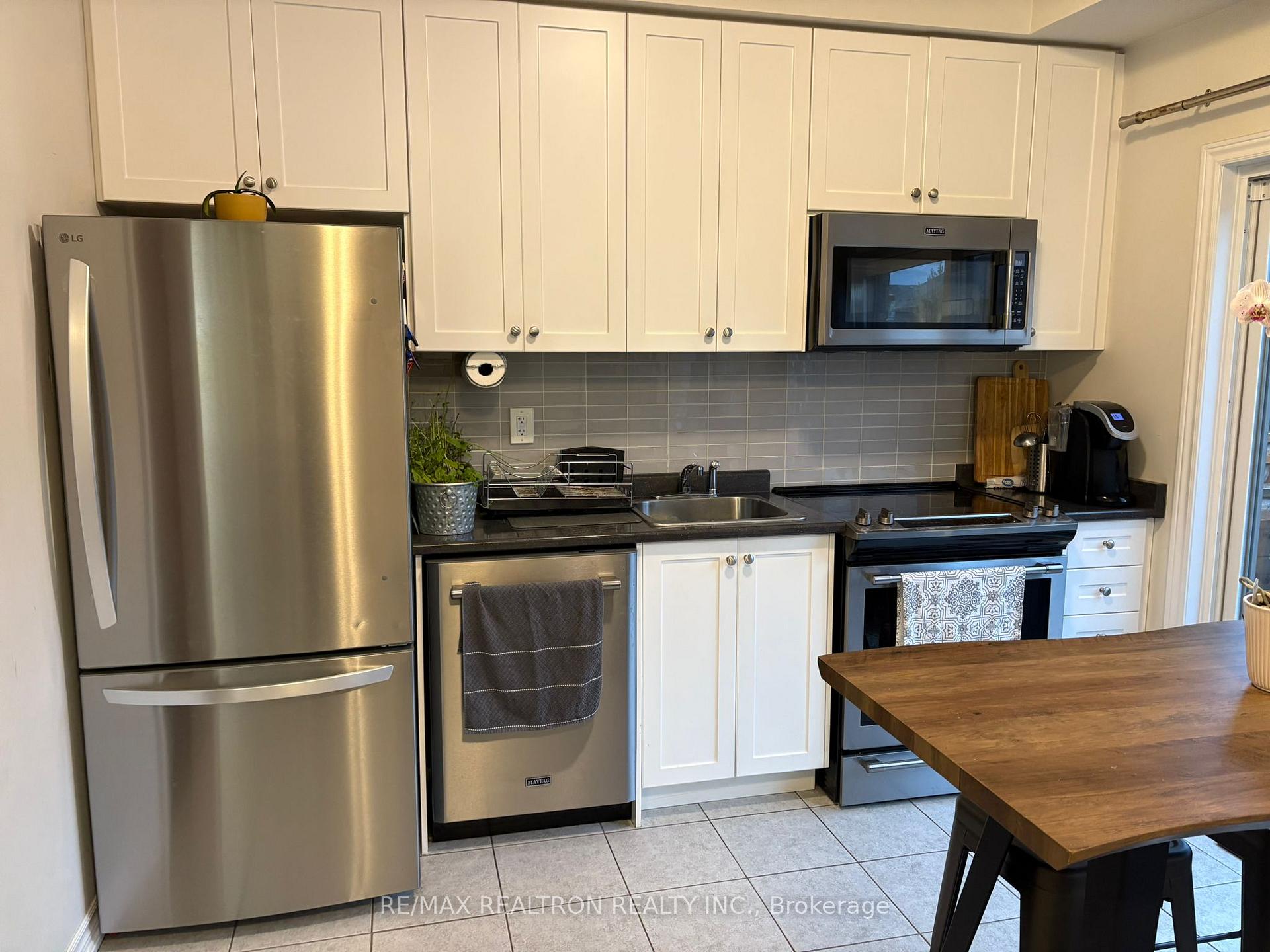Photo 5 of 24 Deneb Street, Barrie, Ardagh — HOMEH