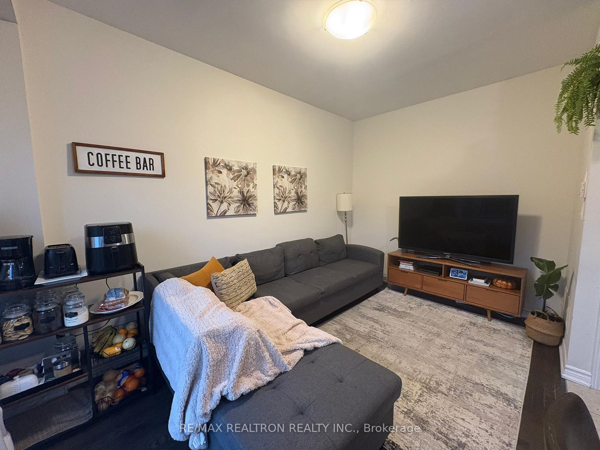 Photo 4 of 24 Deneb Street, Barrie, Ardagh — HOMEH