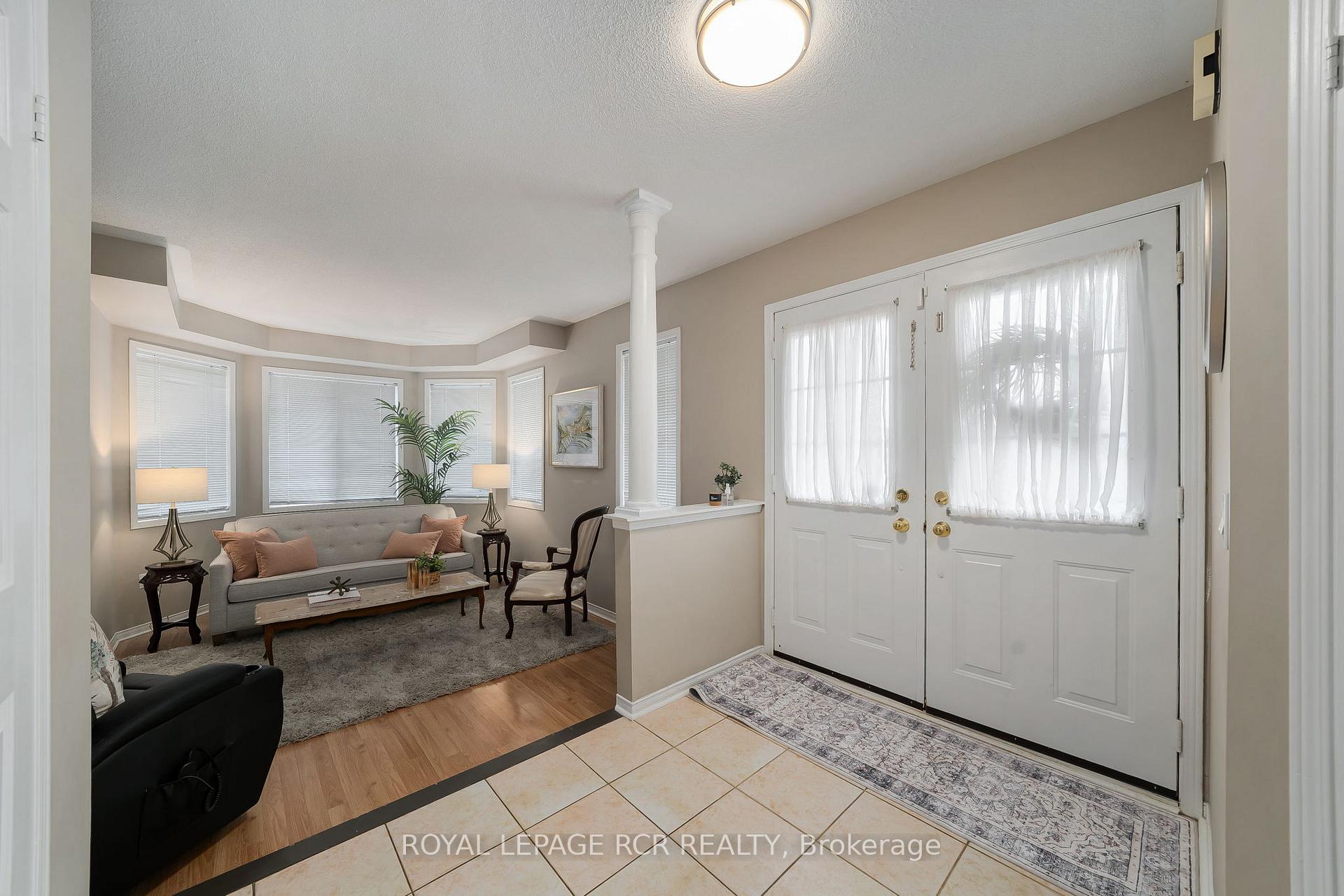 Photo 5 of 160 Landsbridge Street, Caledon, Bolton East — HOMEH