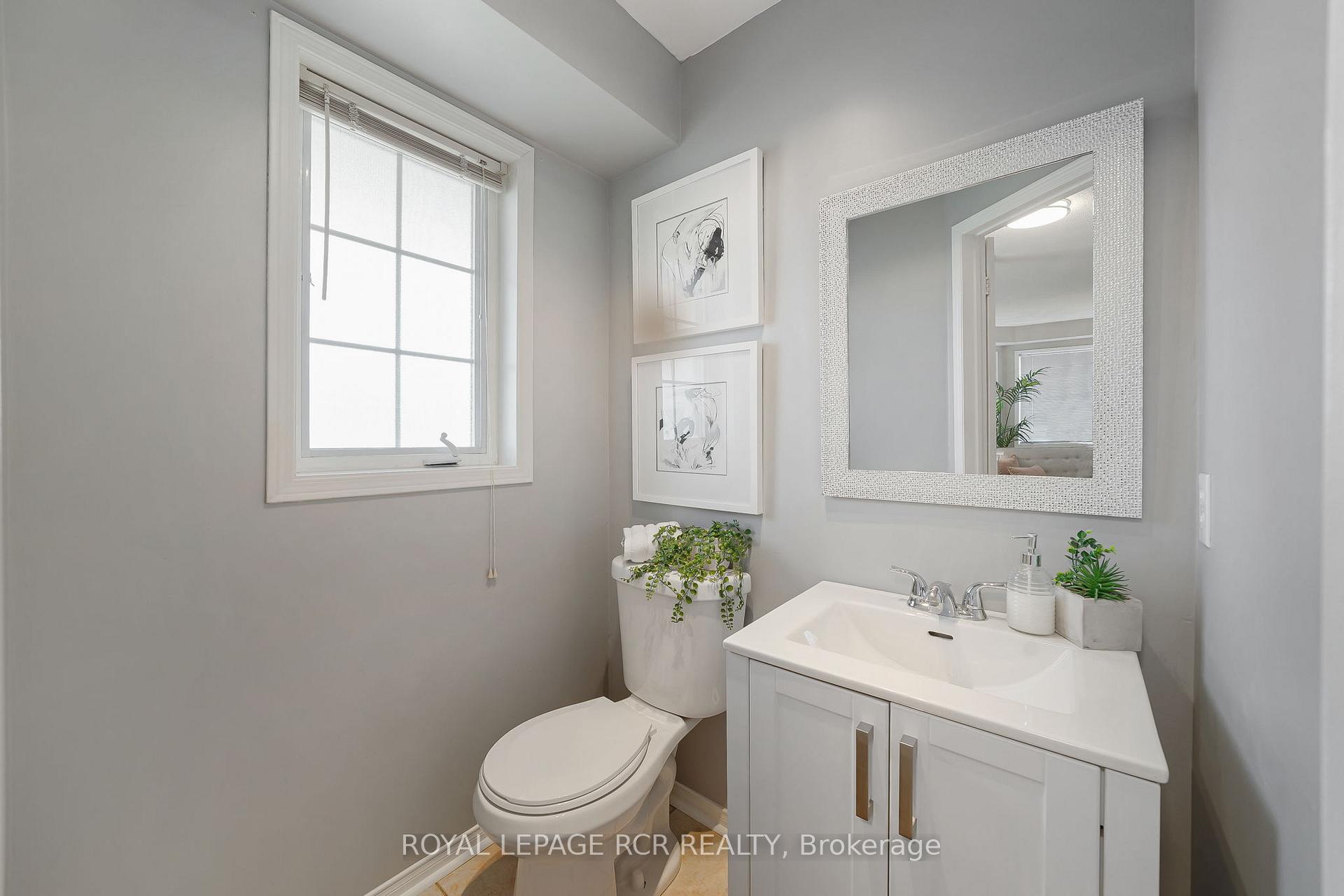 Photo 8 of 160 Landsbridge Street, Caledon, Bolton East — HOMEH
