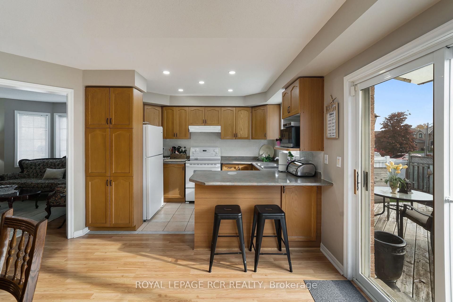 Photo 15 of 160 Landsbridge Street, Caledon, Bolton East — HOMEH