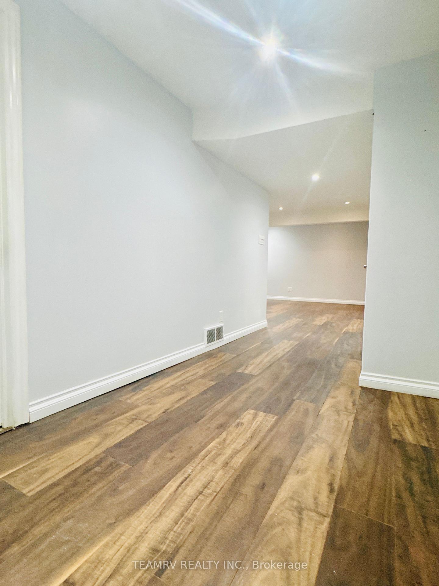 Photo 13 of 39 Bermuda Lane, Cambridge — HOMEH