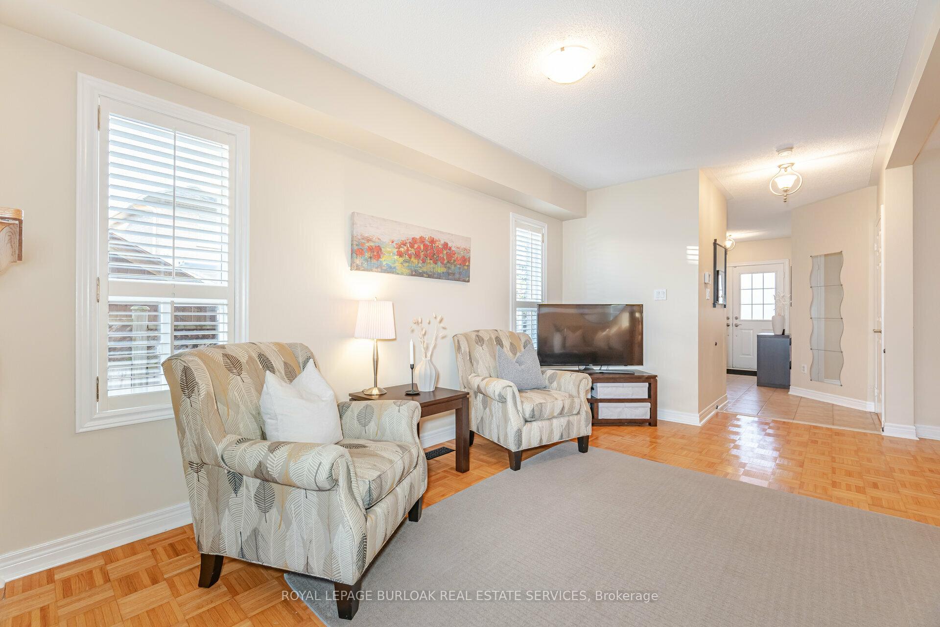 Photo 7 of 39 Coolspring Crescent, Caledon, Bolton East — HOMEH
