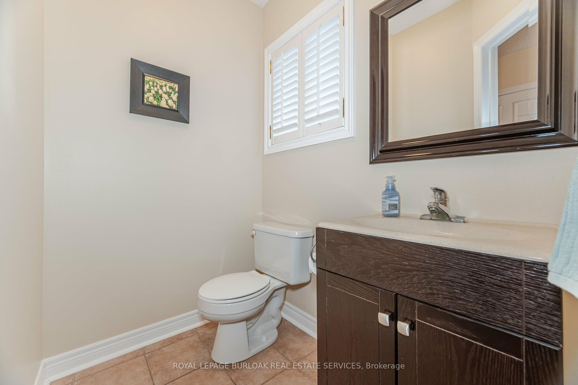 Photo 16 of 39 Coolspring Crescent, Caledon, Bolton East — HOMEH