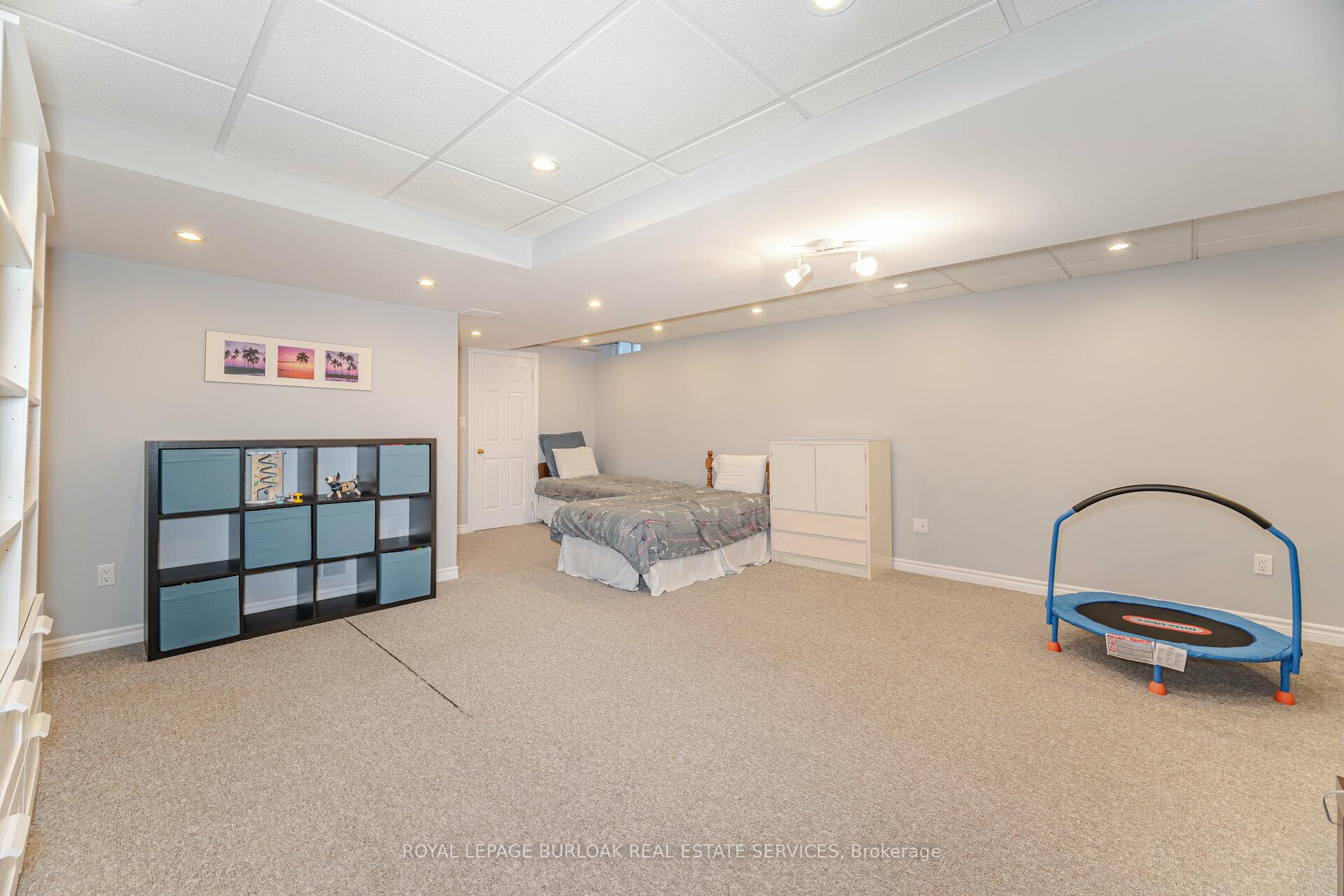 Photo 33 of 39 Coolspring Crescent, Caledon, Bolton East — HOMEH
