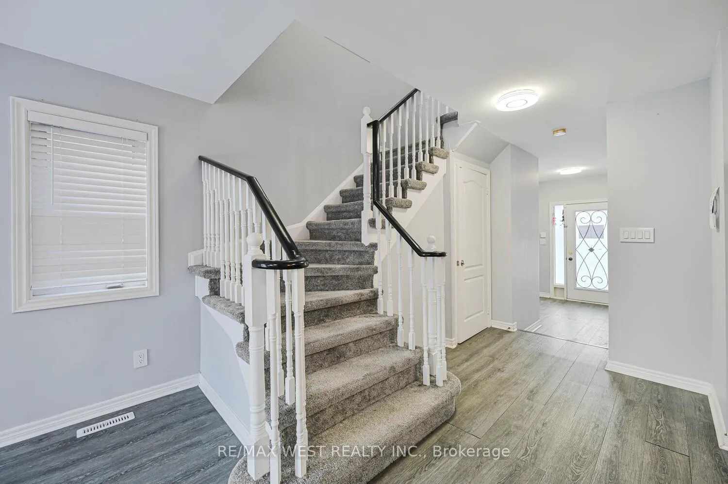 Photo 10 of 46 Woodhaven Drive, Brampton, Fletcher's Meadow — HOMEH
