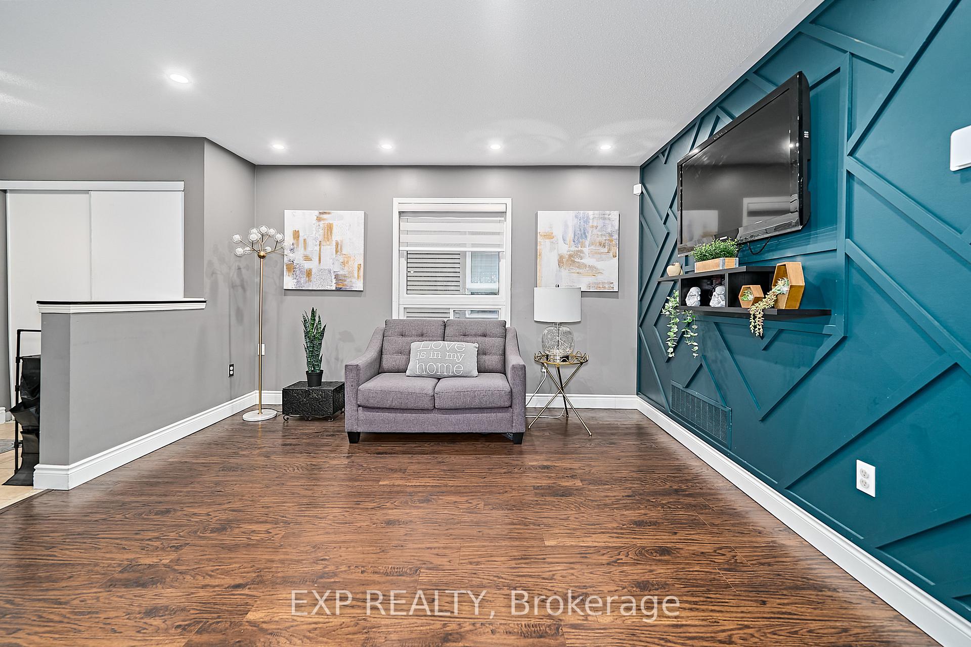 Photo 9 of 27 Darryl Caswell Way, Clarington, Bowmanville — HOMEH
