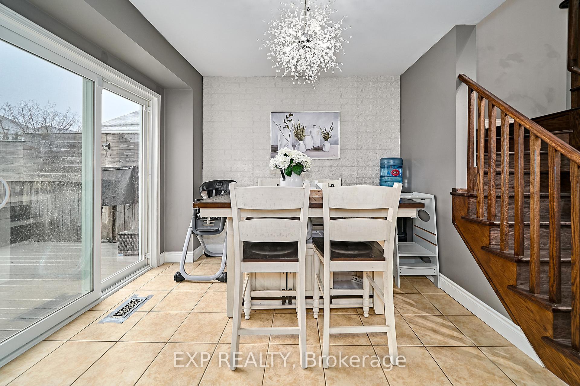 Photo 12 of 27 Darryl Caswell Way, Clarington, Bowmanville — HOMEH