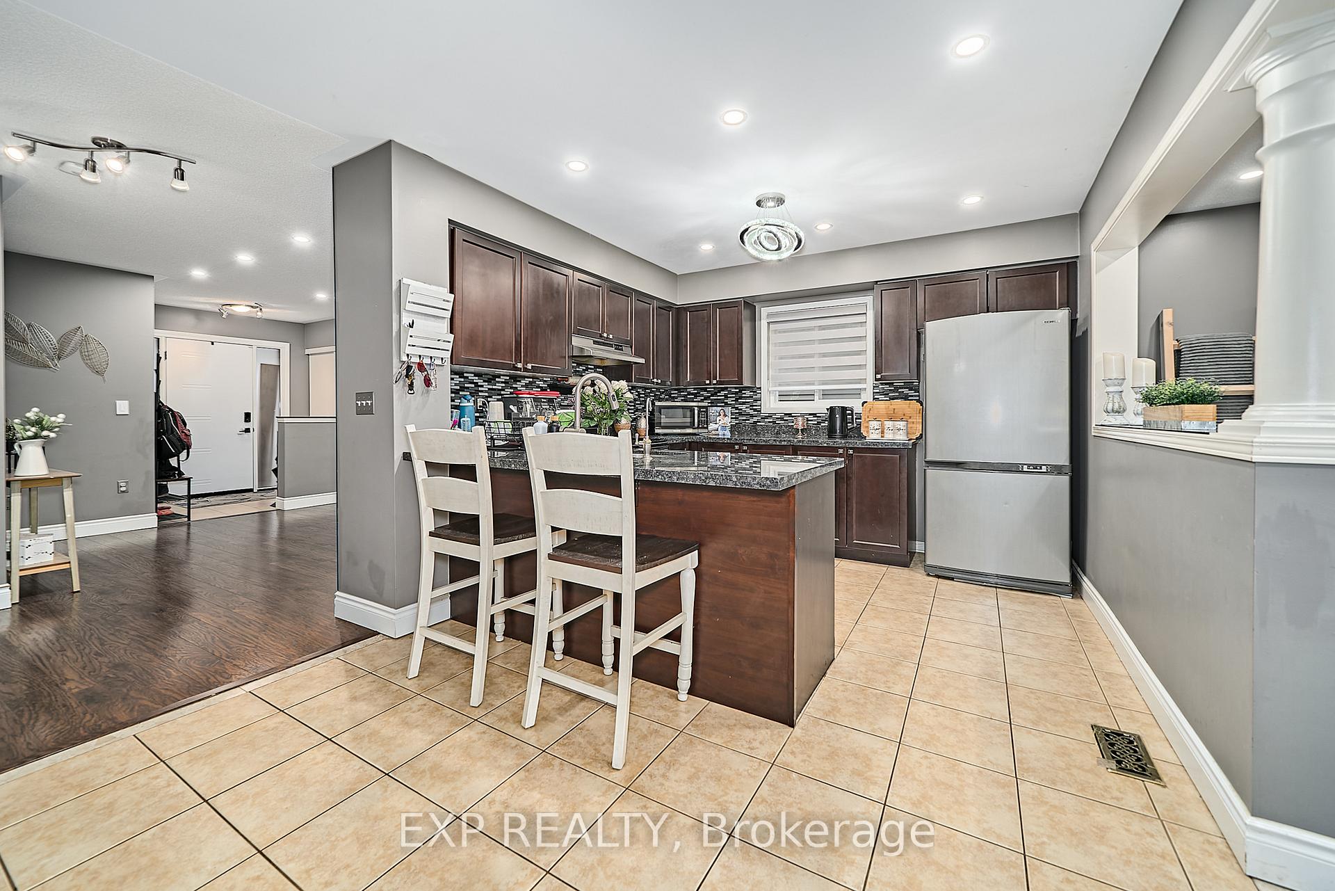 Photo 13 of 27 Darryl Caswell Way, Clarington, Bowmanville — HOMEH