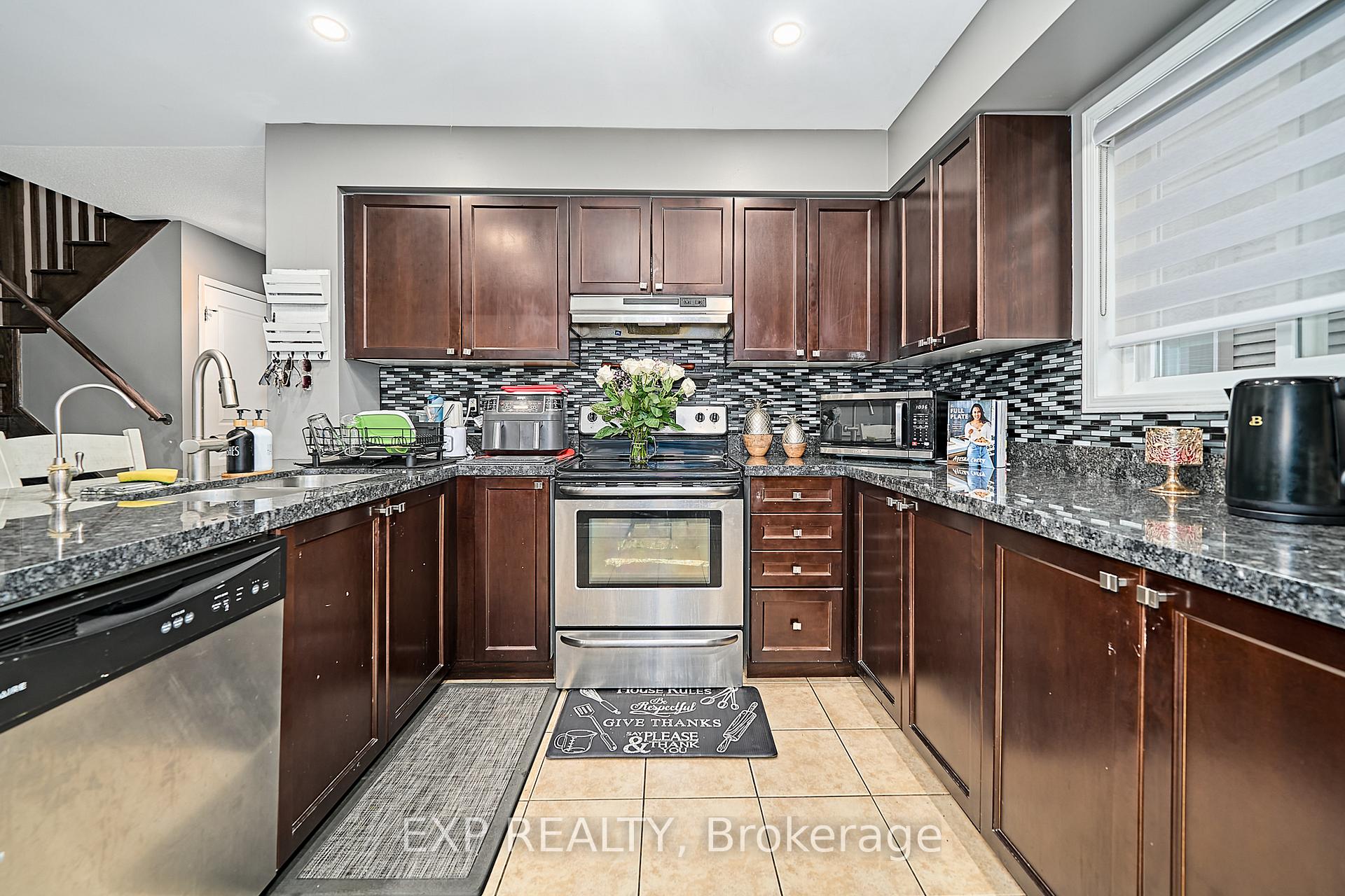 Photo 14 of 27 Darryl Caswell Way, Clarington, Bowmanville — HOMEH