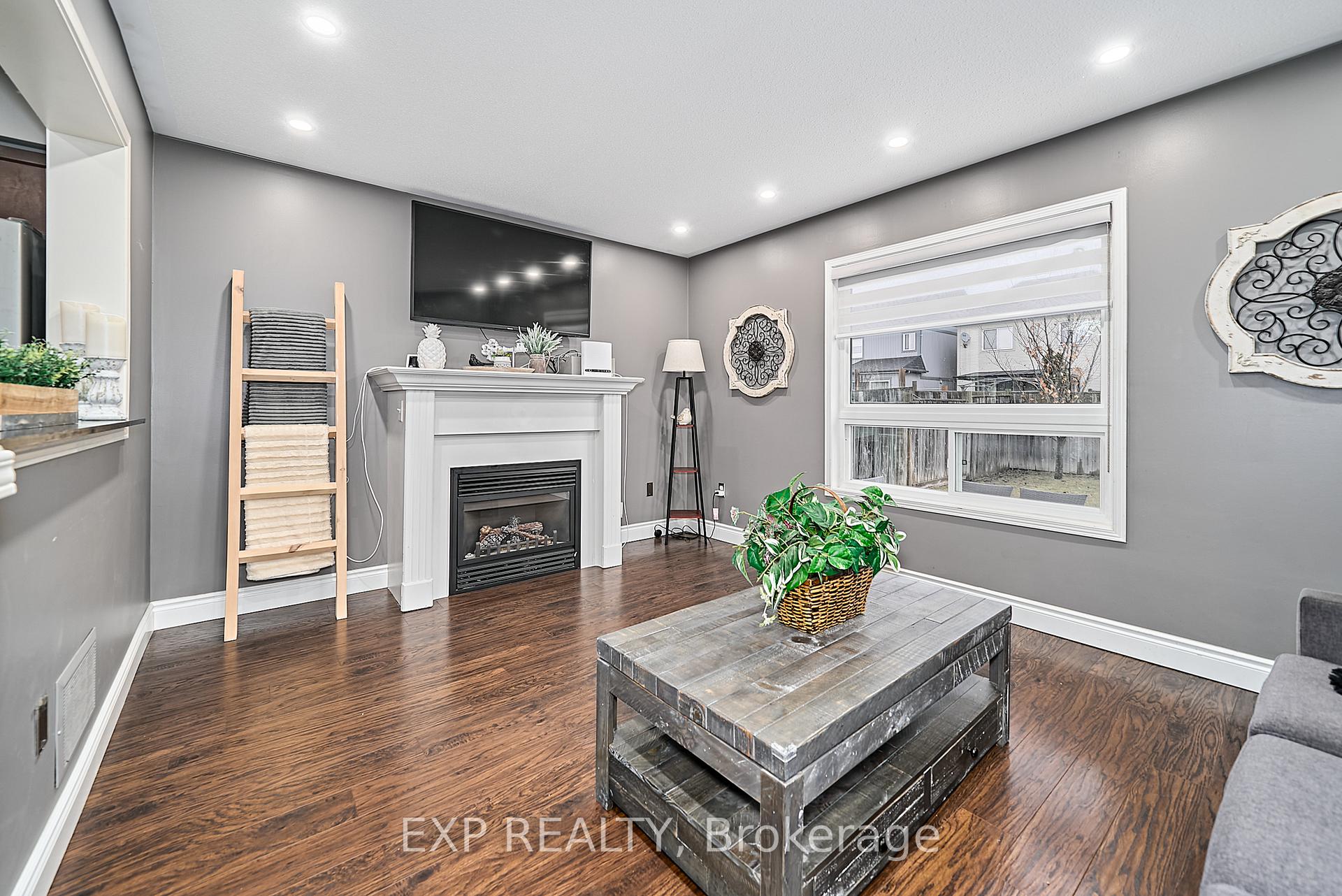 Photo 16 of 27 Darryl Caswell Way, Clarington, Bowmanville — HOMEH