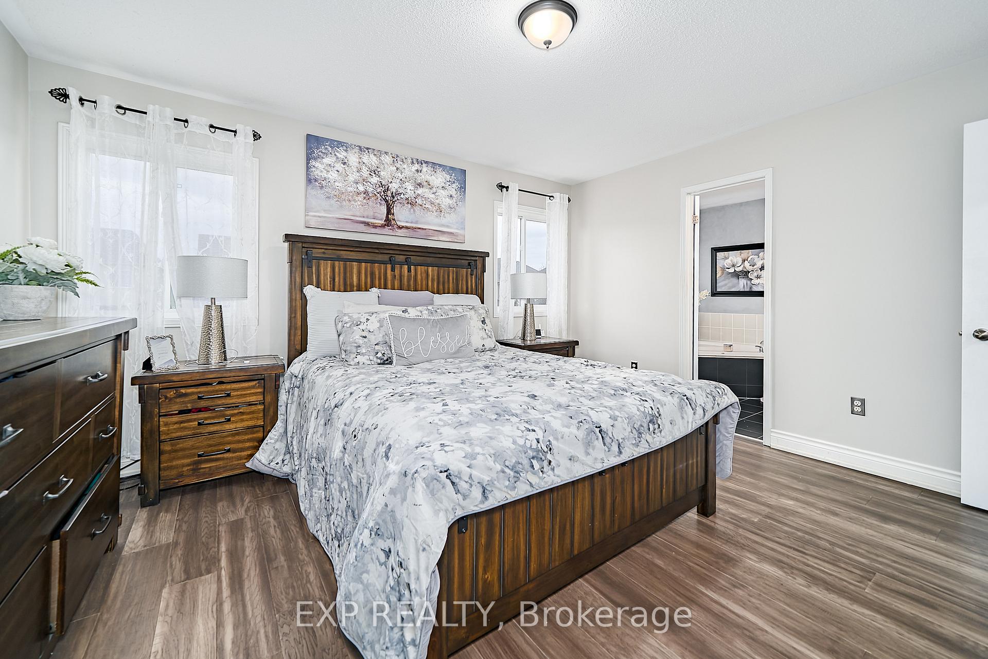 Photo 22 of 27 Darryl Caswell Way, Clarington, Bowmanville — HOMEH