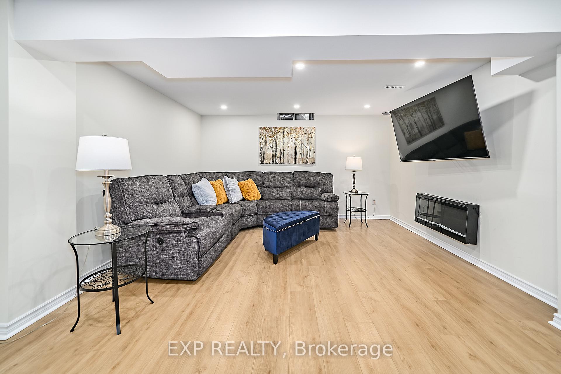 Photo 36 of 27 Darryl Caswell Way, Clarington, Bowmanville — HOMEH
