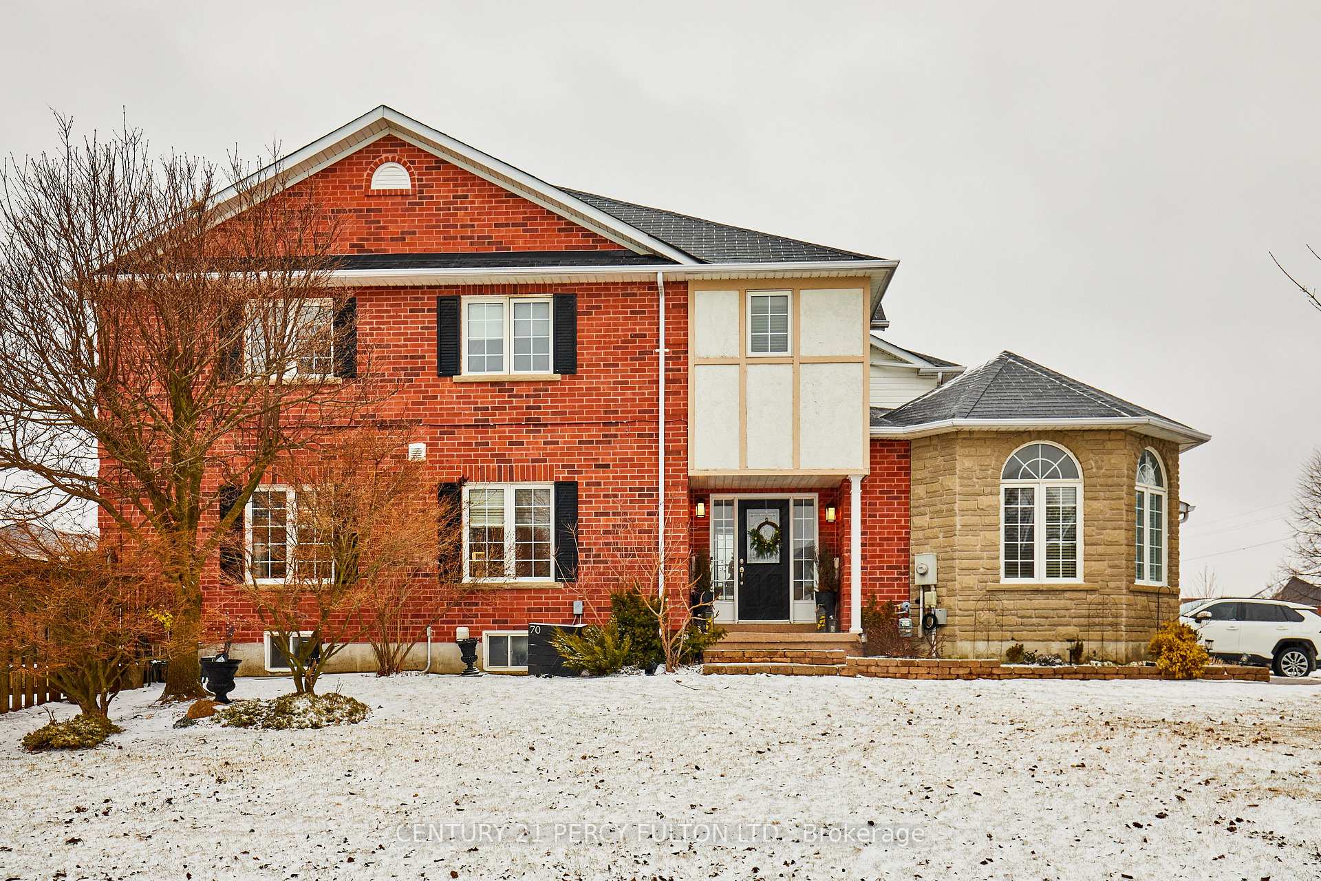 Photo 1 of 70 Wade Square, Clarington, Courtice — HOMEH