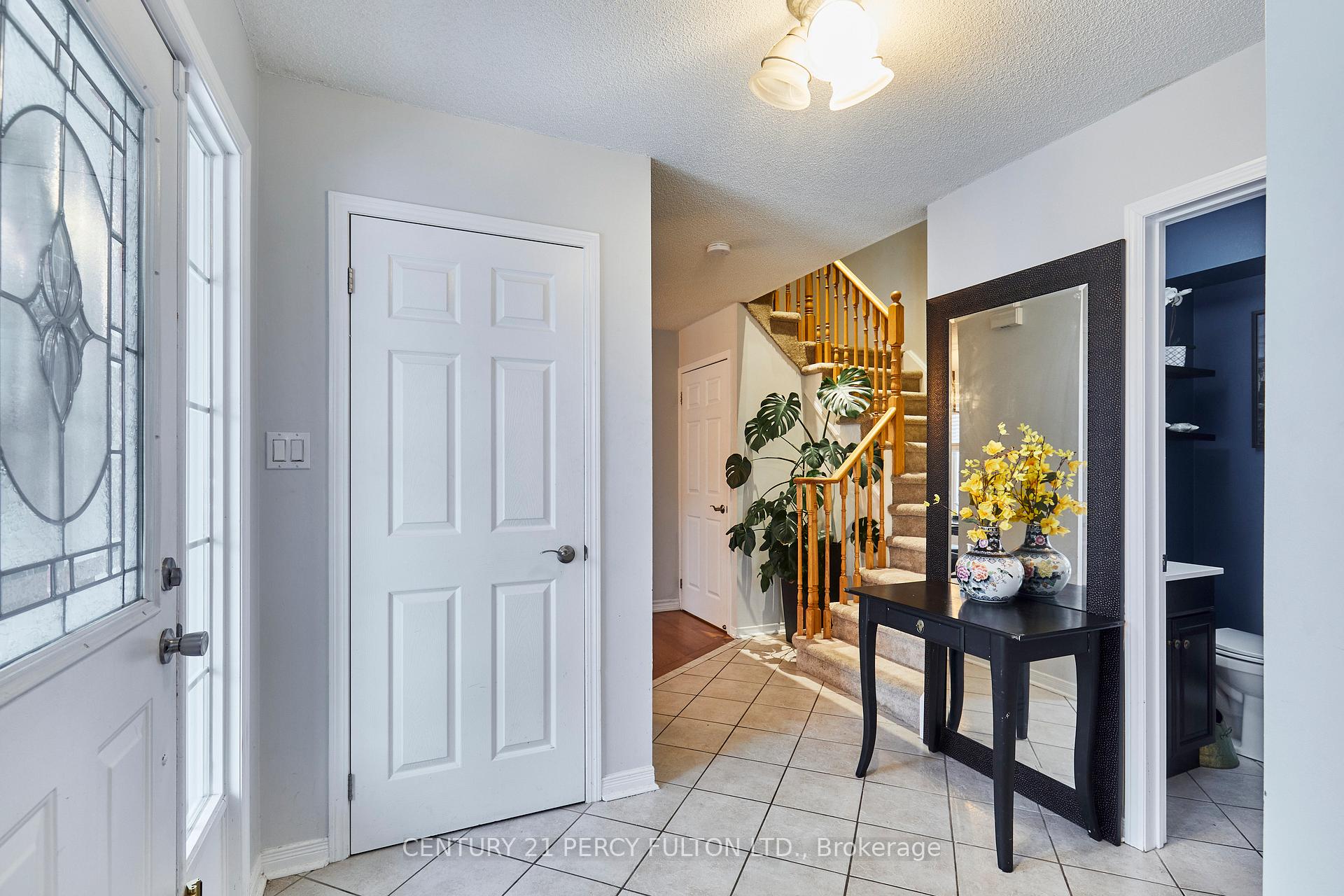 Photo 9 of 70 Wade Square, Clarington, Courtice — HOMEH
