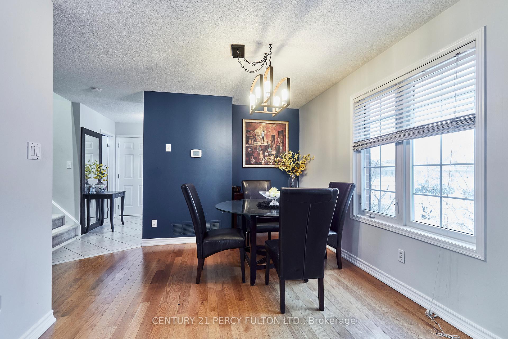 Photo 11 of 70 Wade Square, Clarington, Courtice — HOMEH